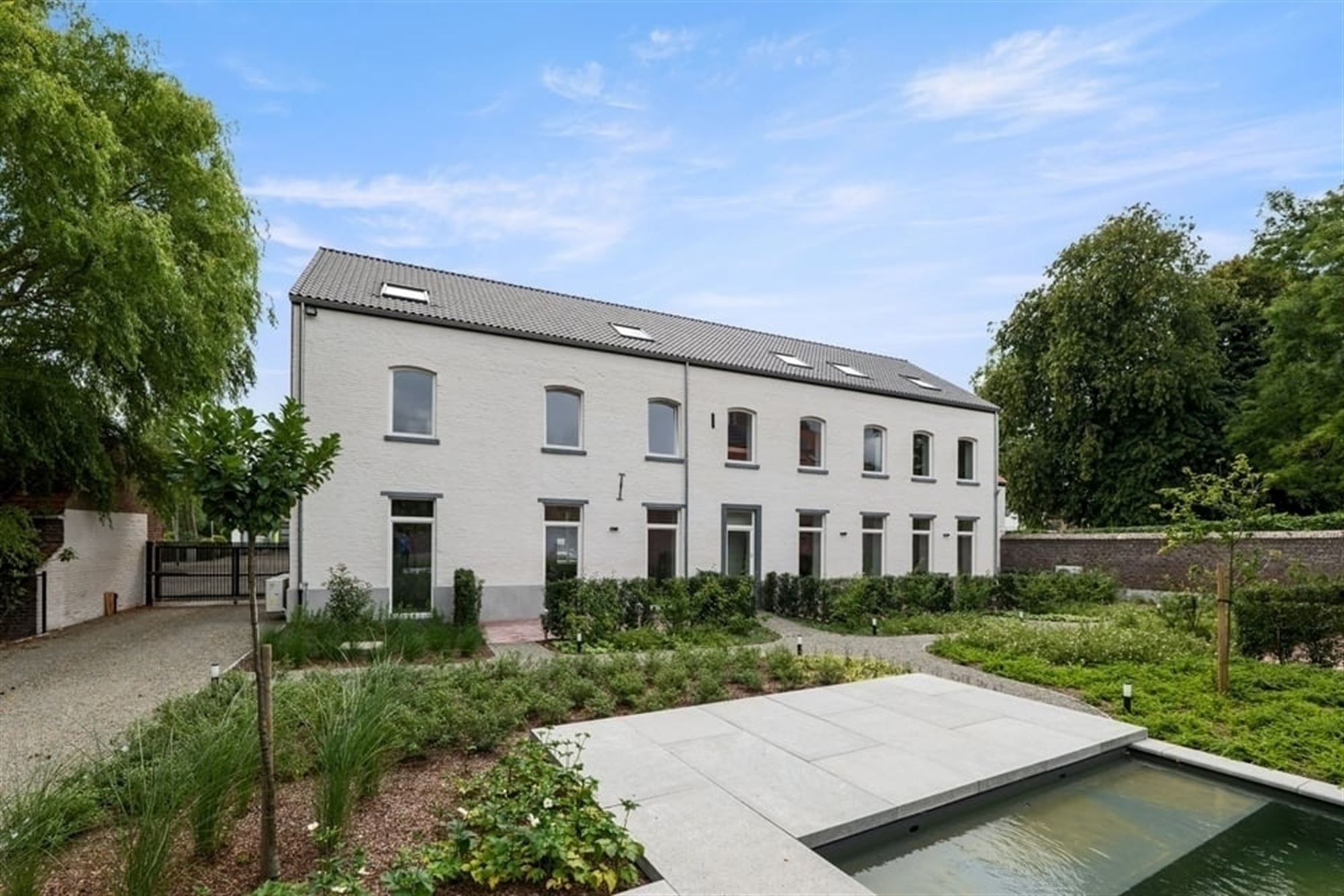 EXCLUSIEF WONEN IN EEN GERESTAUREERDE VIERKANTSHOEVE foto 2