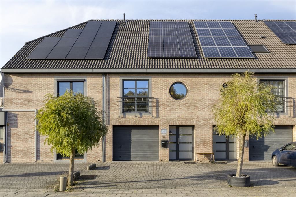 Ruime gezinswoning met tuin in Aarschot.  foto {{pictureIndex}}