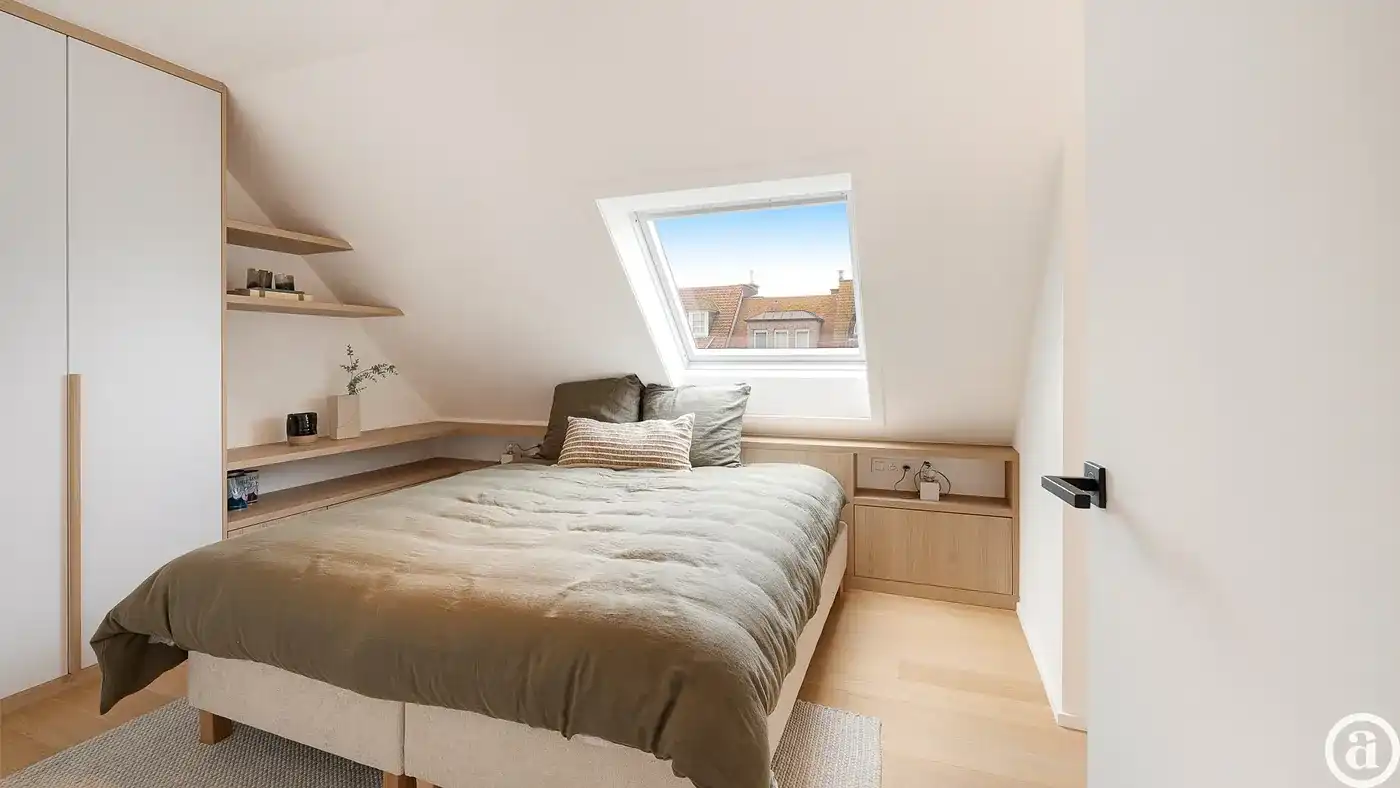 Ruime gerenoveerde duplex met 5 slaapkamers in Knokke        foto 17