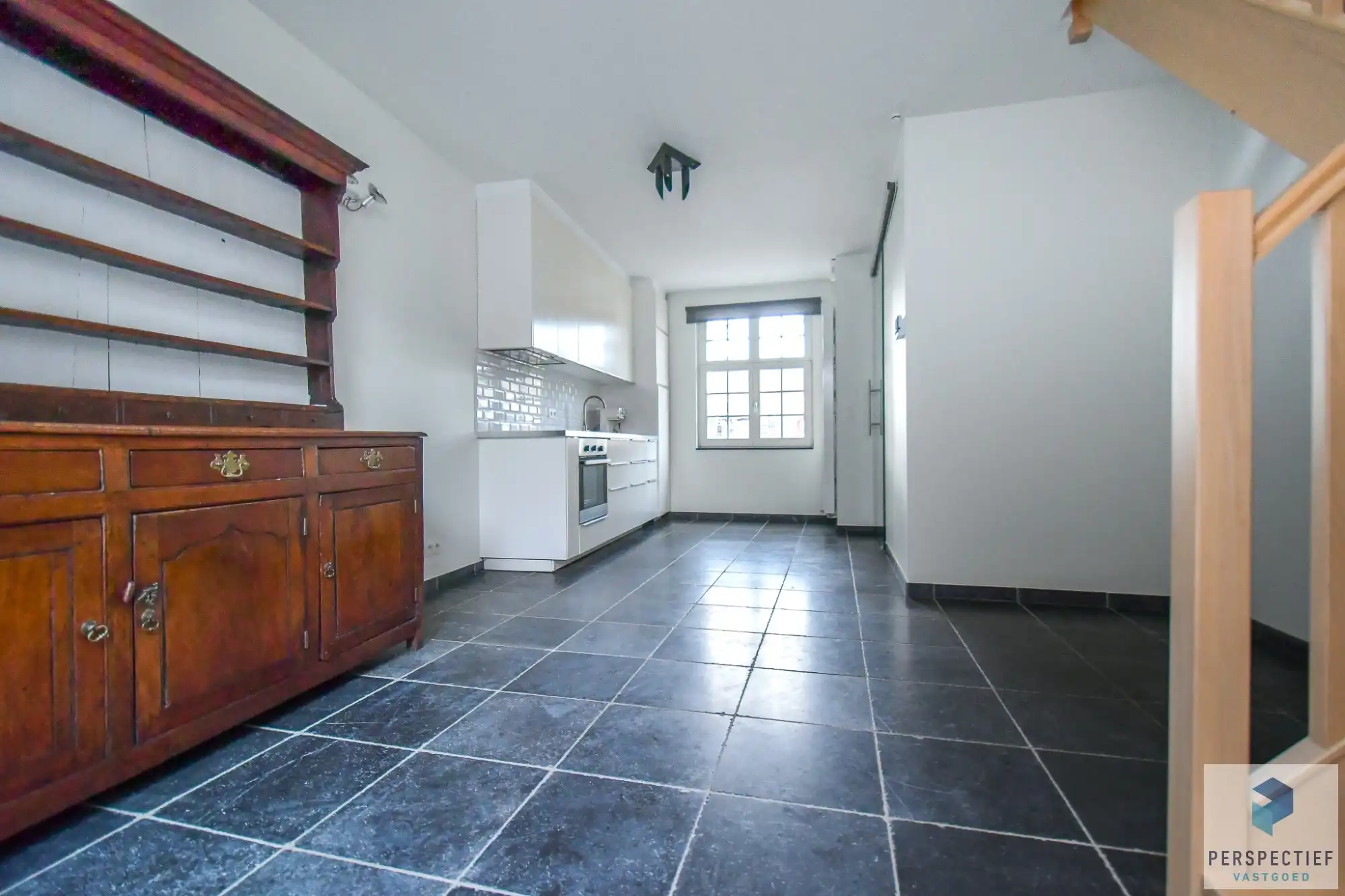 BEZOEKMOMENT VRIJDAG 13/02 VAN 16U30 TOT 18U | Hoogwaardig gerenoveerde stadswoning met prachtig zicht op de Coupure haven foto 8