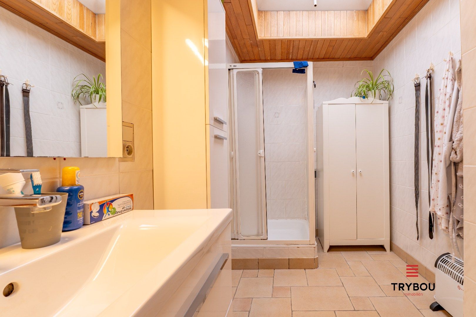 Gezinswoning met tuin, garage én uitweg in hartje Ieper foto 13