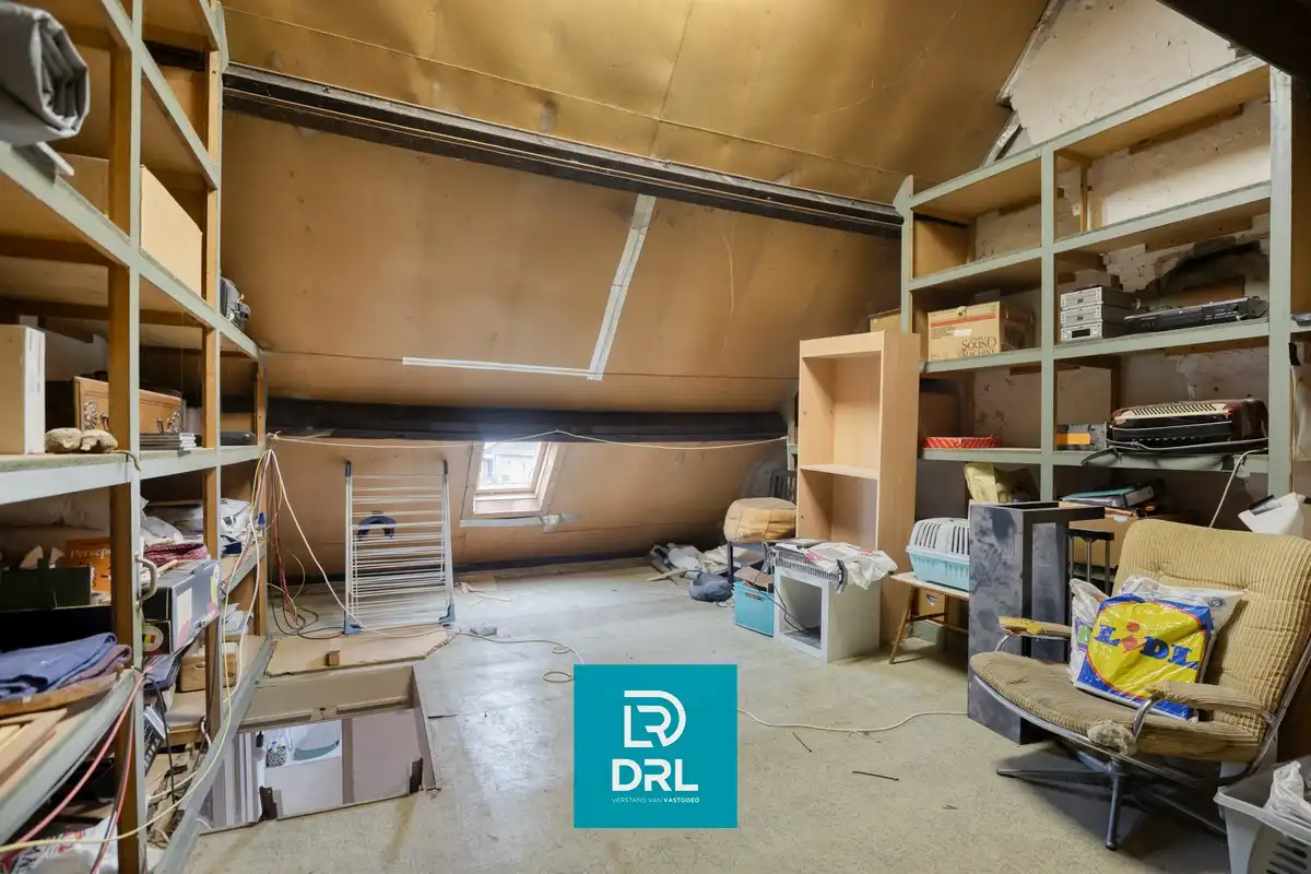 Af te werken woning met grote werkplaats/loods te Sint-Kruis. foto 15