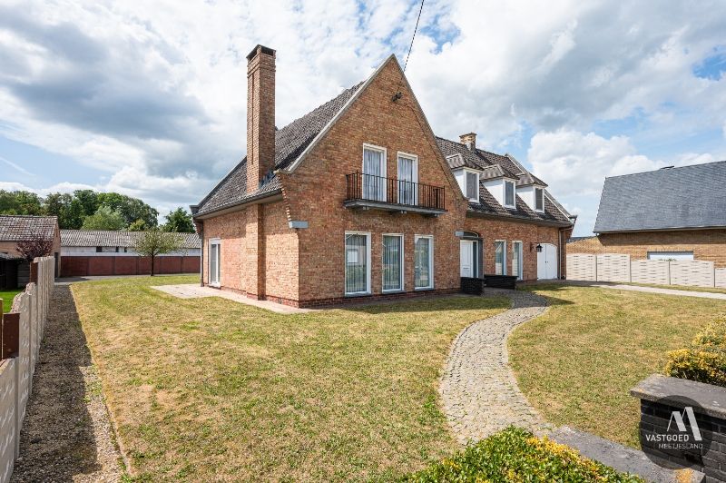 Authentiek renovatieproject boordevol potentieel op 2250m² foto 3