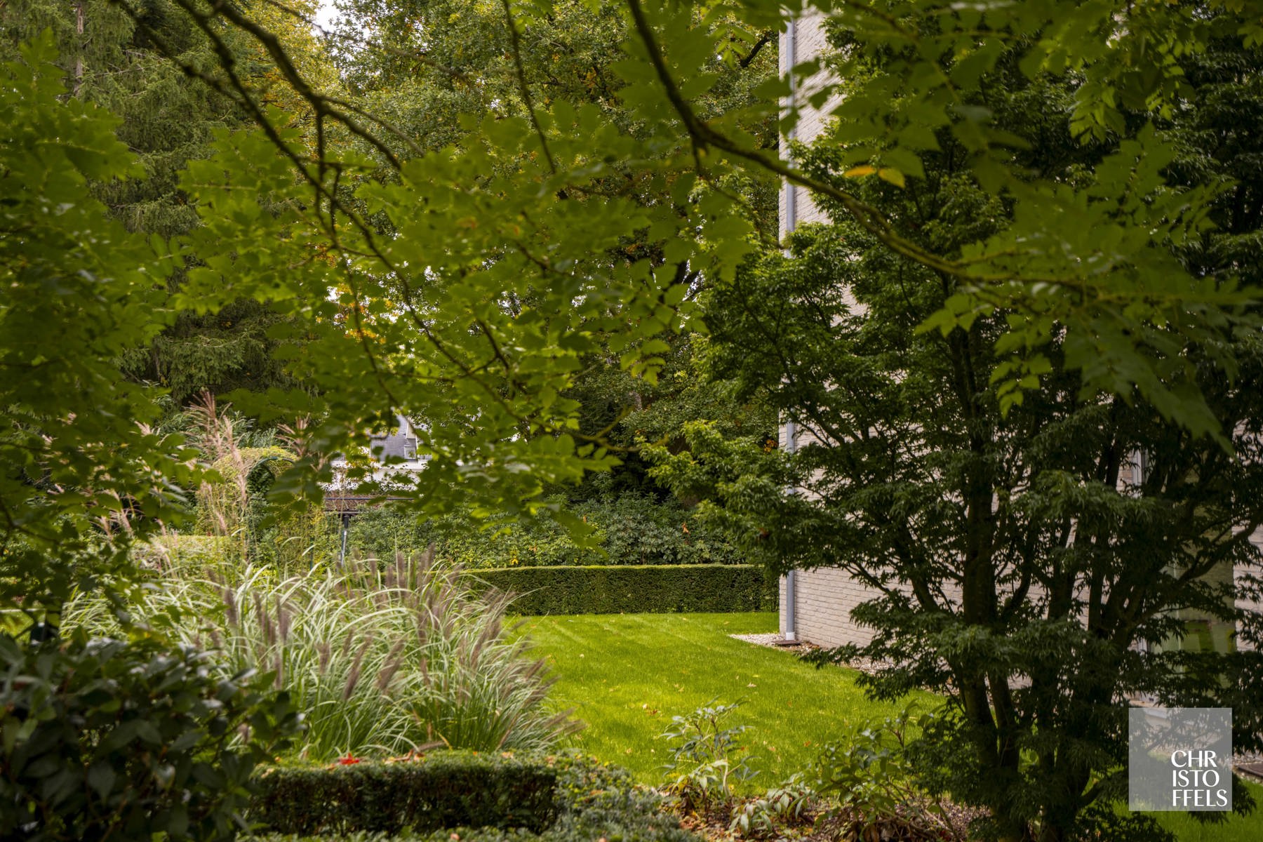 Exclusief villa-appartement (183m²) met privé tuin gelegen in een afgesloten park met buitenzwembad. foto 23
