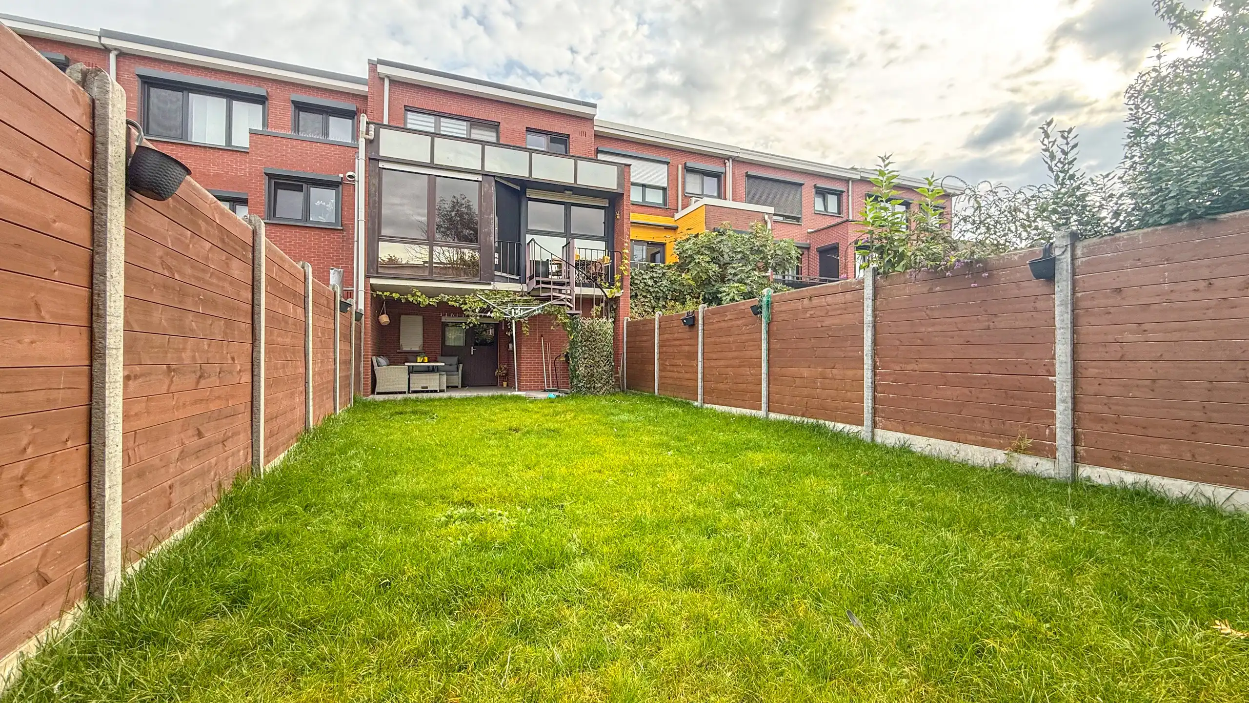 Volledig gerenoveerde woning met 3 slpks + garage en tuin! foto 42