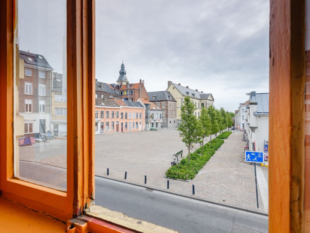 Centrum Gent. Op te frissen handelspand (vrij van brouwer) met mogelijkheid tot bewoning op een toplocatie – Overpoort. foto 9