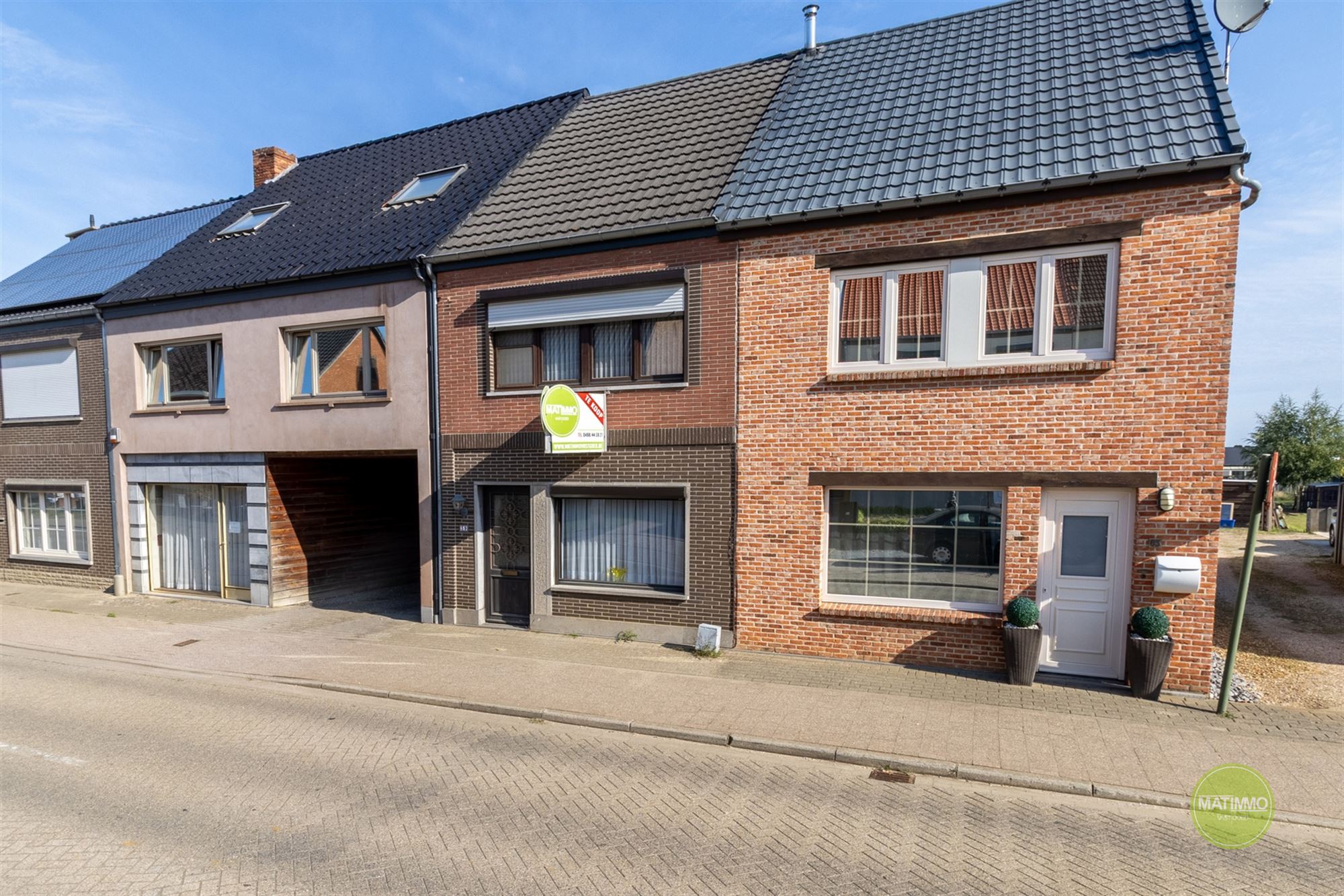 Hoofdfoto van de publicatie: Te renoveren gezinswoning nabij het centrum van Meerhout