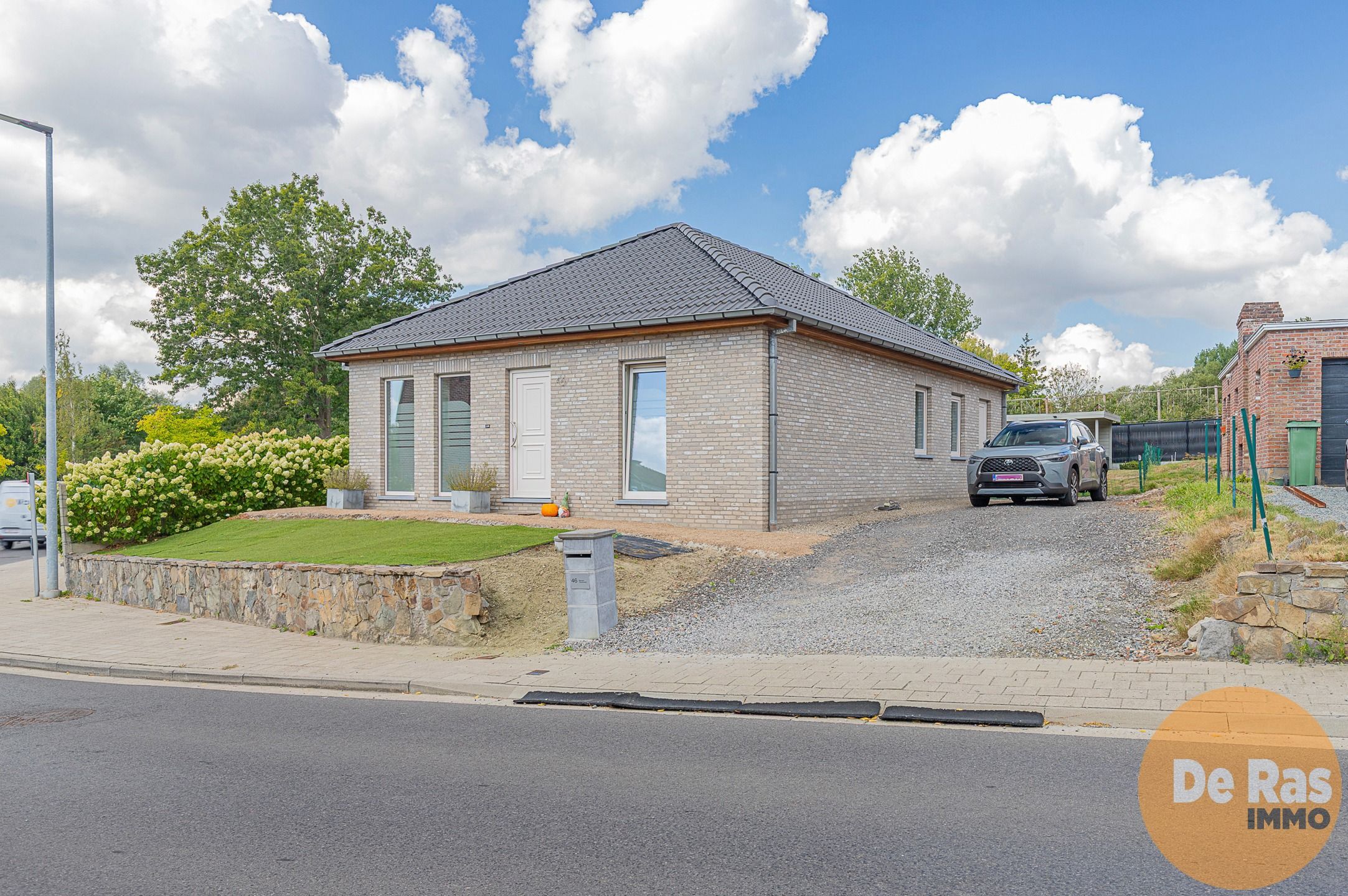 EREMBODEGEM -Mooie Nieuwbouw bungalow met High-end afwerking foto {{pictureIndex}}
