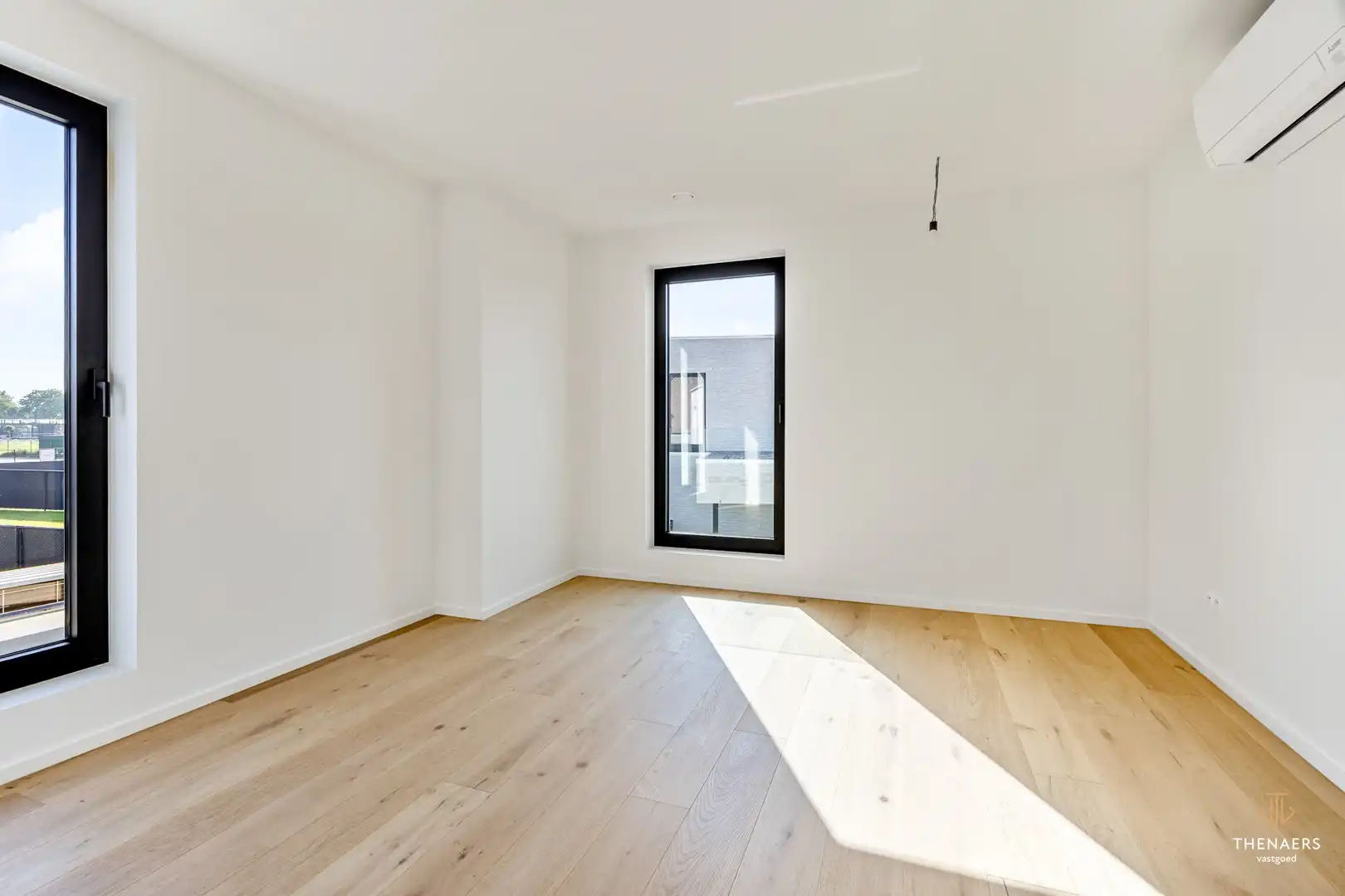 Strakke en luxueus gerenoveerde open bebouwing met hoogwaardige afwerking en EPC A in Sint-Truiden (Wilderen).  Aankoop aan 6% btw mogelijk onder voorwaarden. foto 21