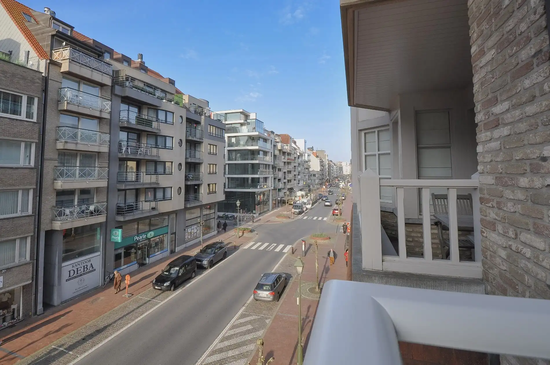 Topaanbieding – Uitzonderlijk ruim appartement gelegen in een stijlvolle residentie. foto 6