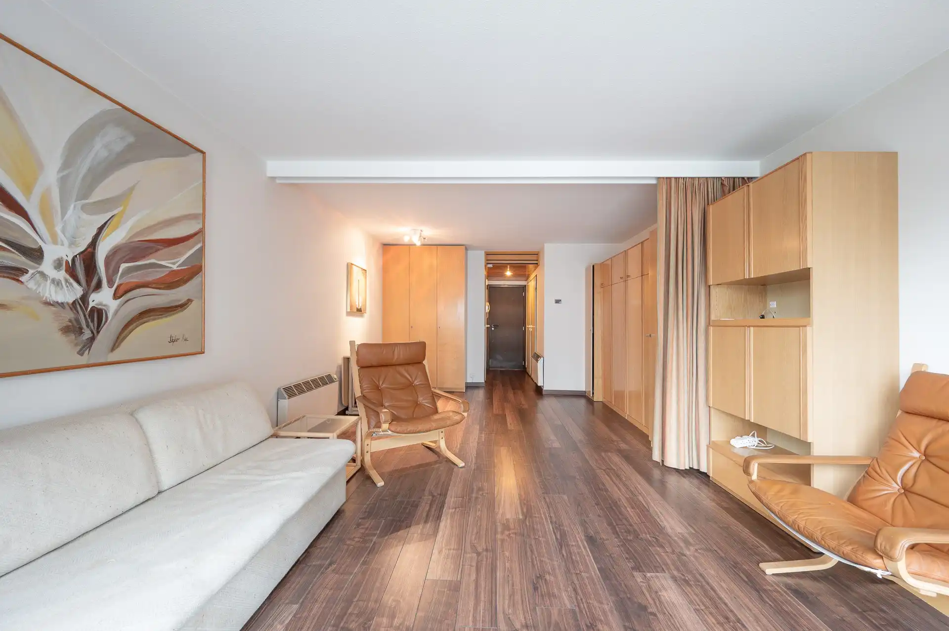 Gemeubeld: Gezellige ruime studio in een zijstraat van de zeedijk! foto 2