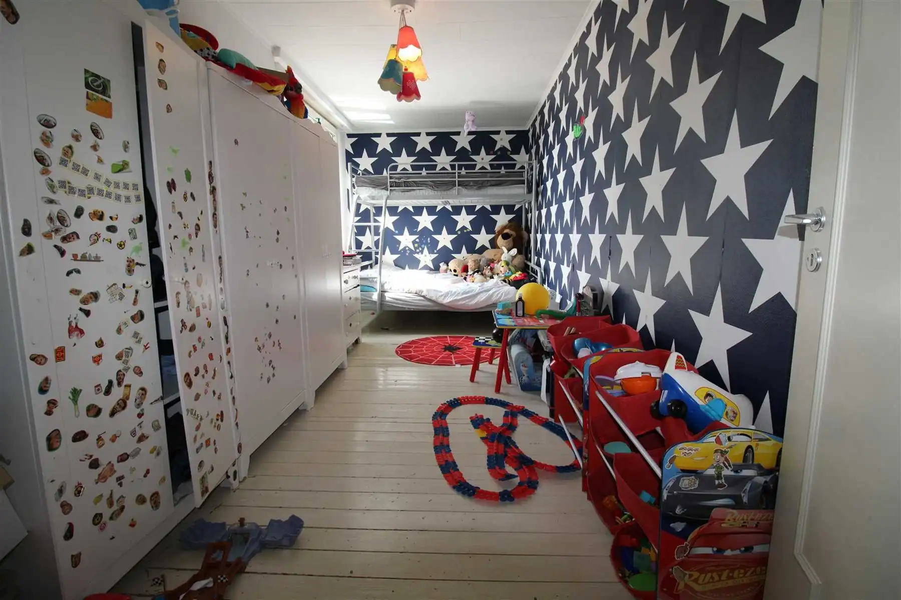 Instapklare woning met 4 slaapkamers, aparte dressing en tuin! foto 12