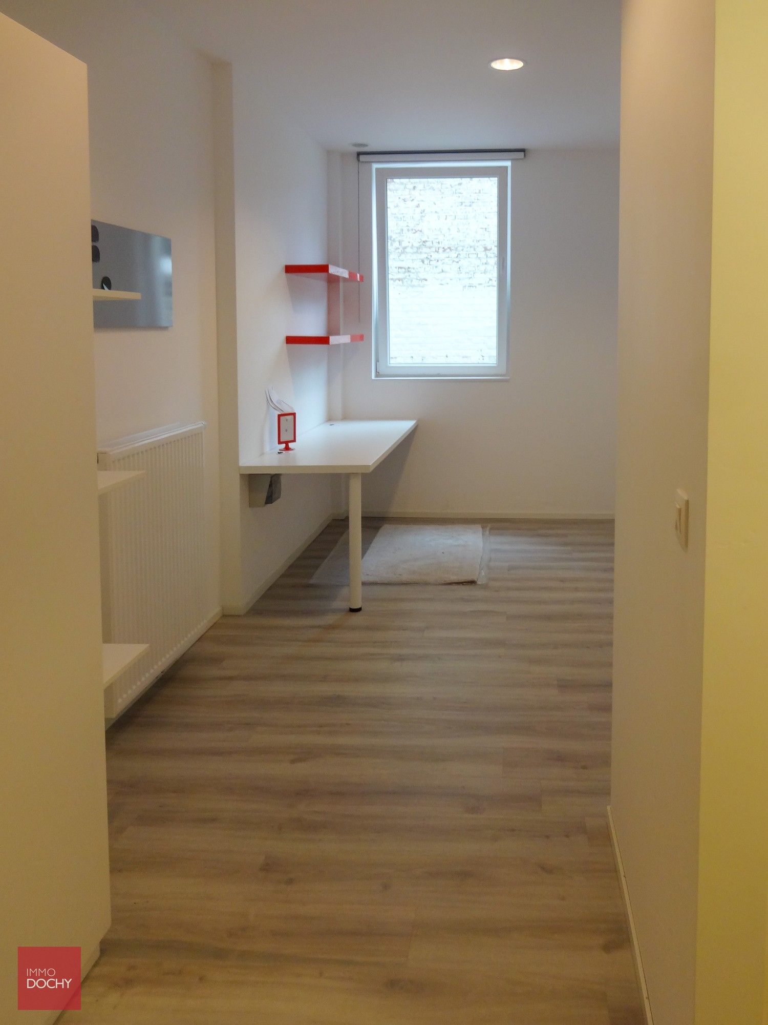 centraal gelegen heel goed onderhouden bemeubelde studentenkamer te Kortrijk | OPBRENGSTEIGENDOM foto 2