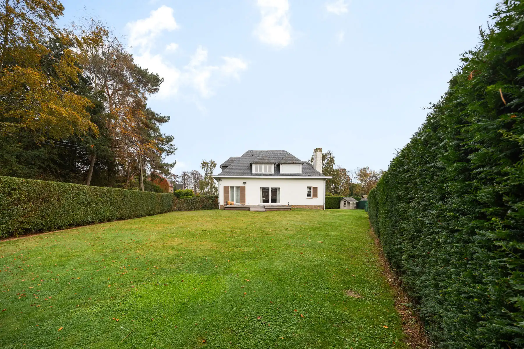 Rustig en groen gelegen statige, instapklare villa foto 36