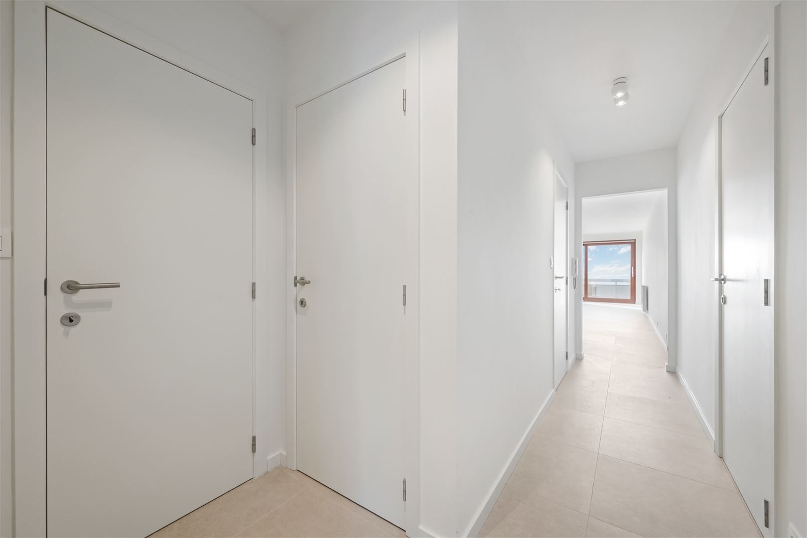 Uniek tweekamerappartement op toplocatie aan de Zeedijk! foto 6