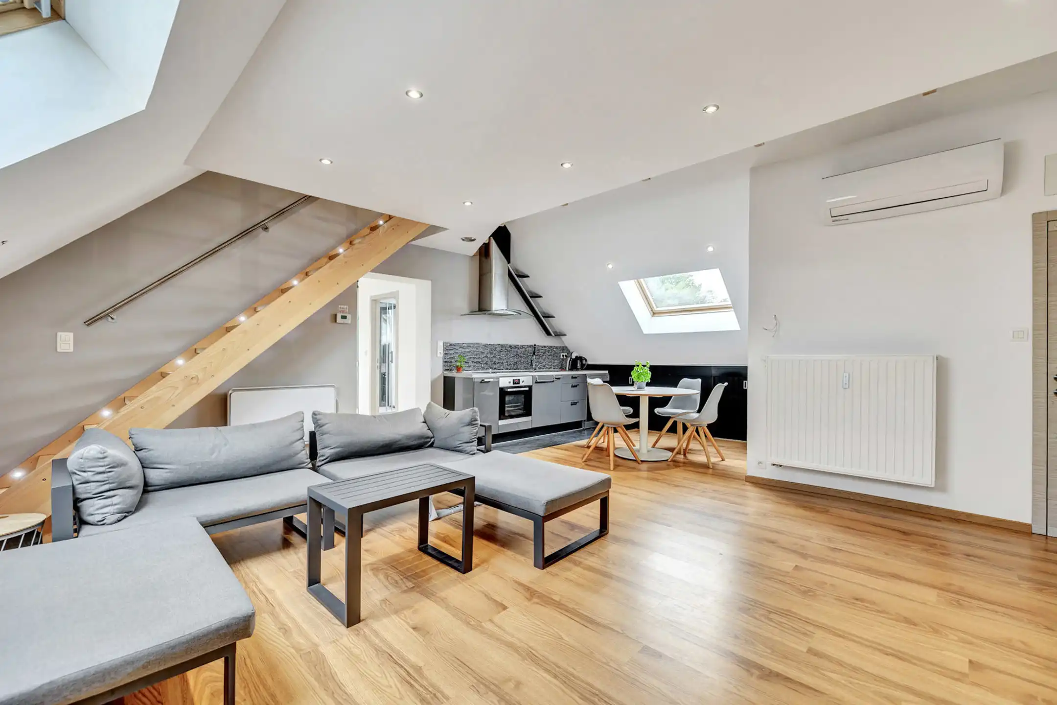 Rustieke woning op strategische ligging foto 20