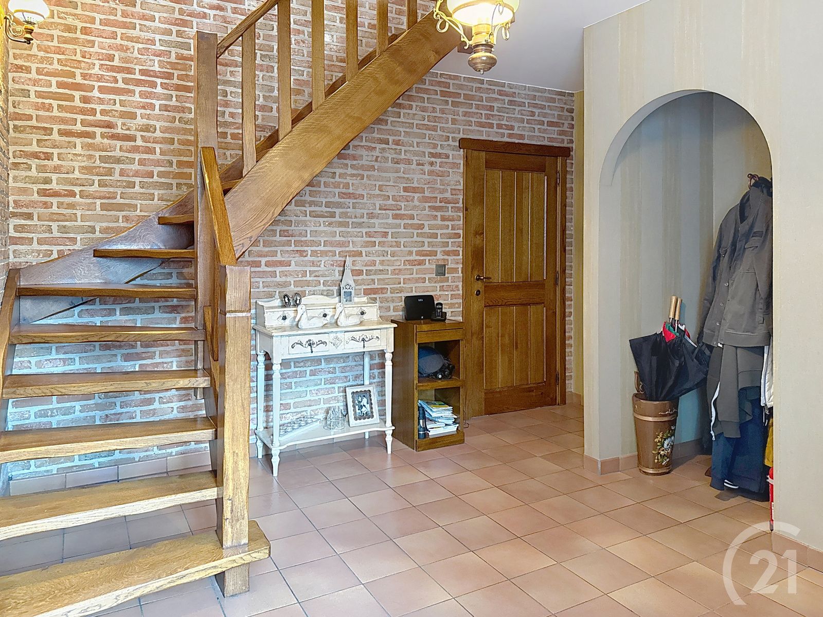 Ruime open bebouwing met vernieuwde keuken en prachtige tuin! foto 5