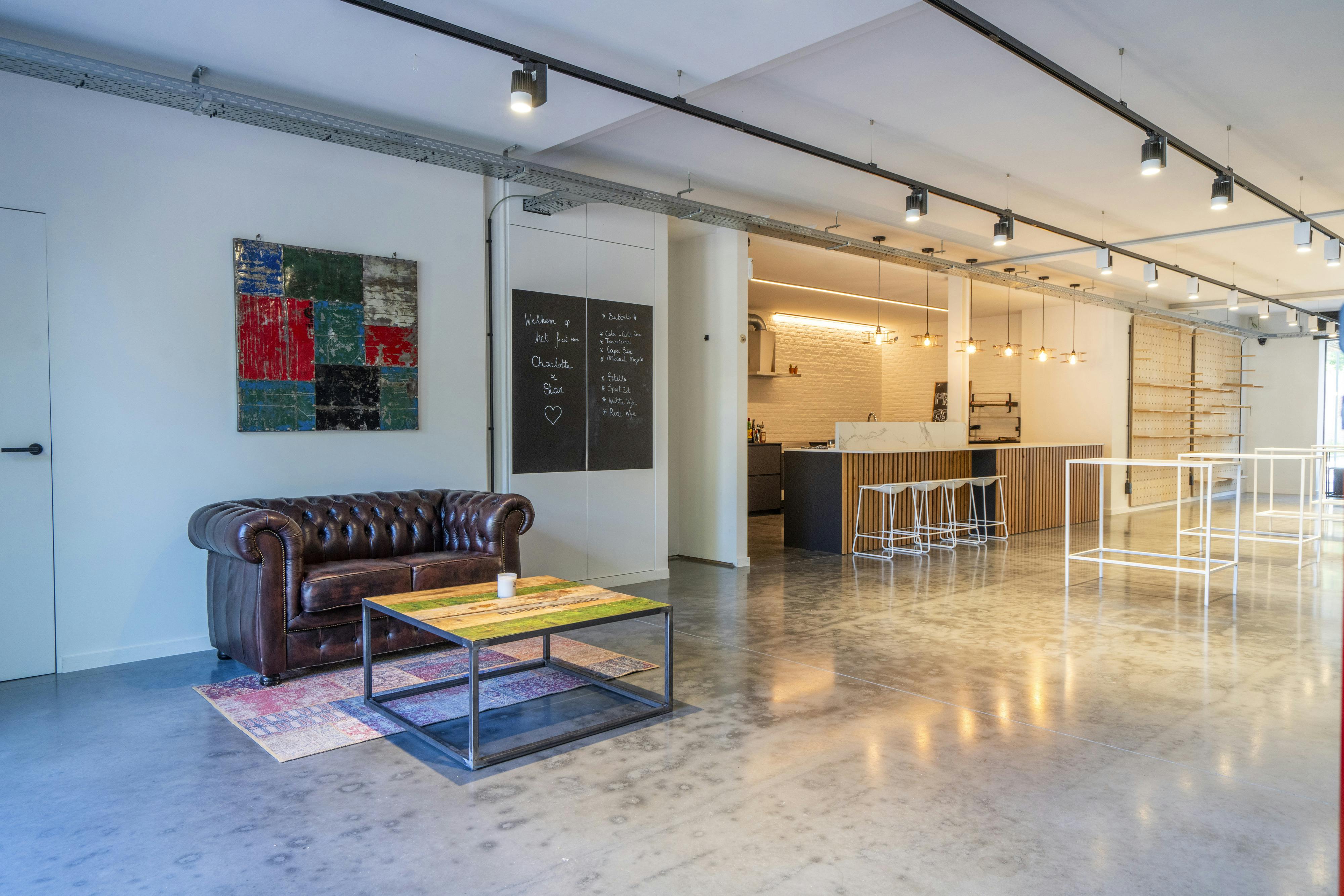 Prachtig gerenoveerde herenwoning te koop met uitweg  foto 16