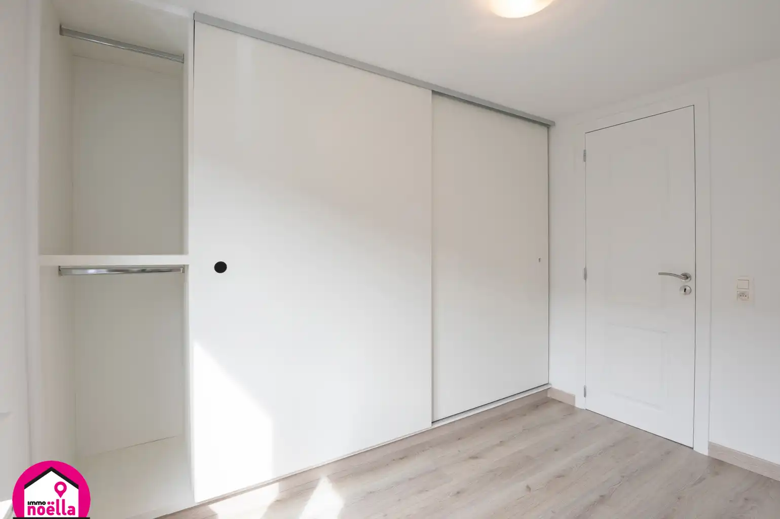 Half open bebouwing met garage en berging foto 25