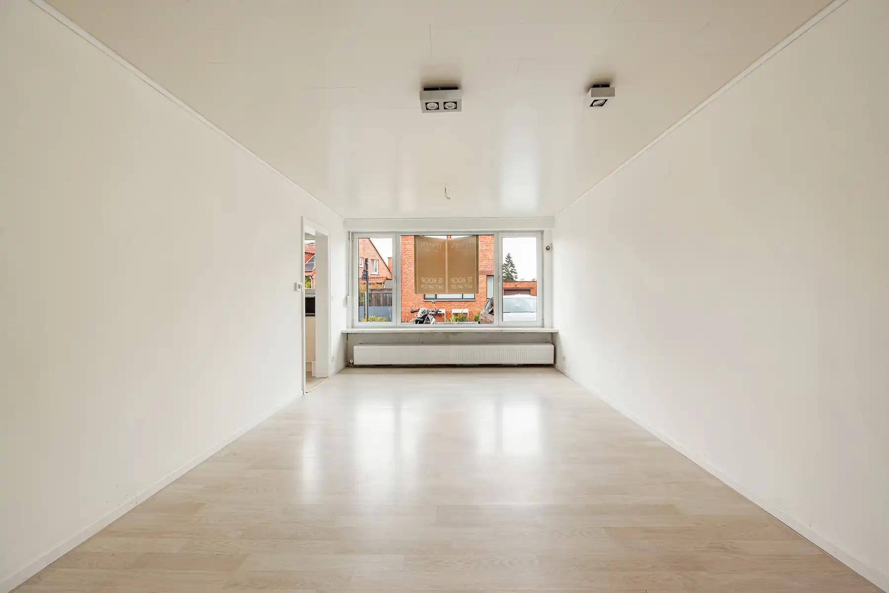 Gelijkvloersappartement met 2 slaapkamers, tuin en garagebox foto 3