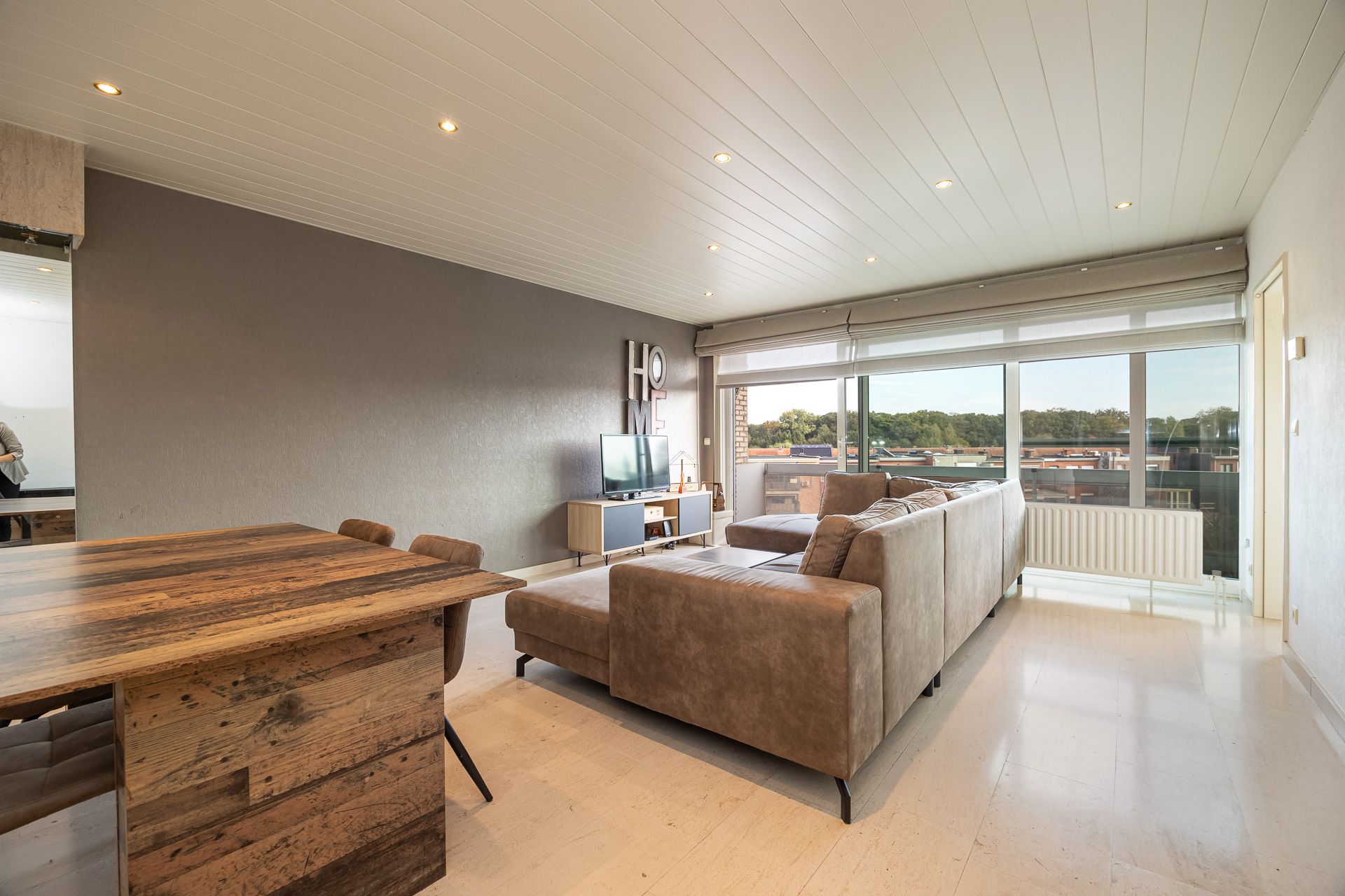 Lichtrijk appartement met drie slaapkamers en terras foto 3