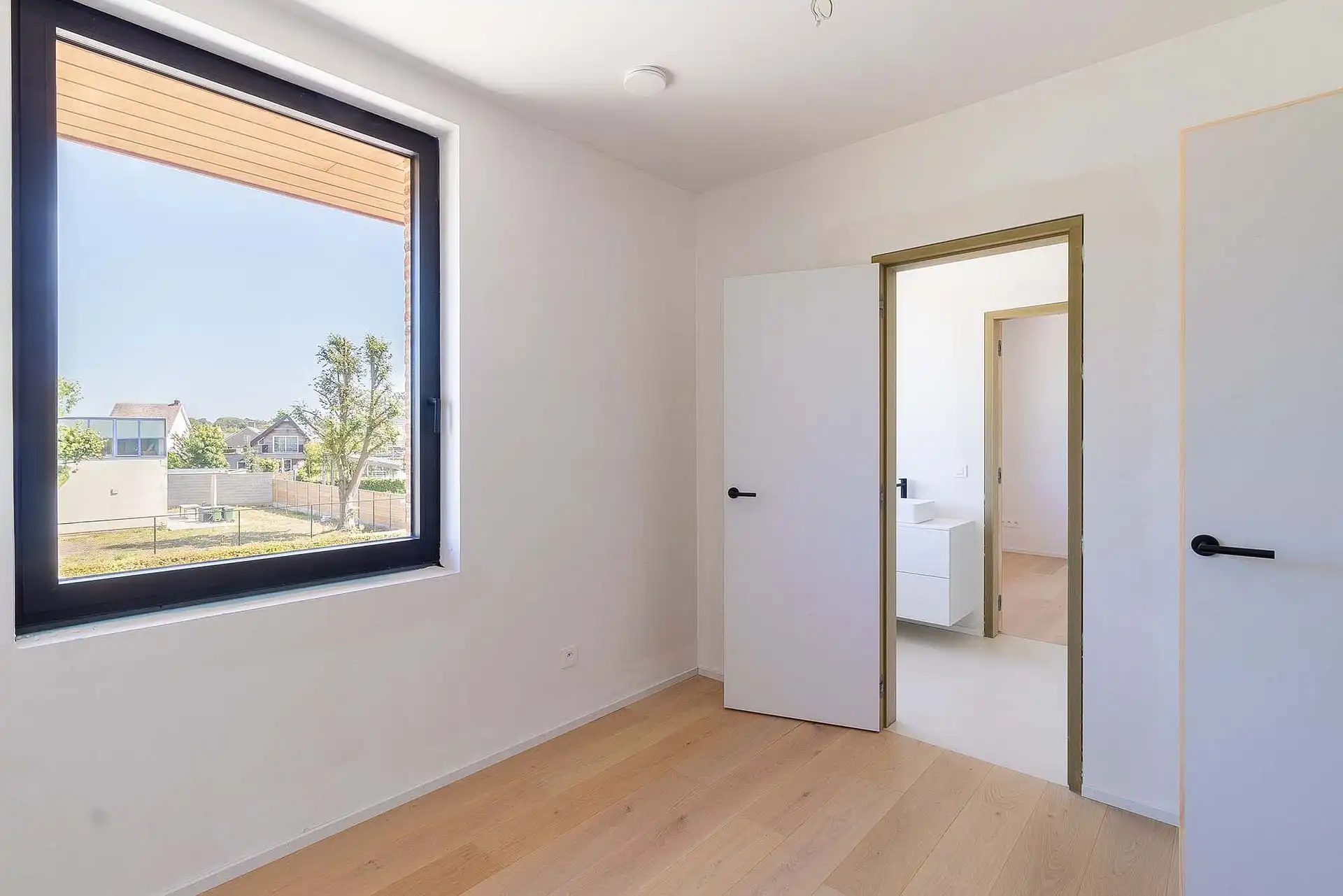 Ruim appartement met drie slaapkamers en terras in Brecht foto 12