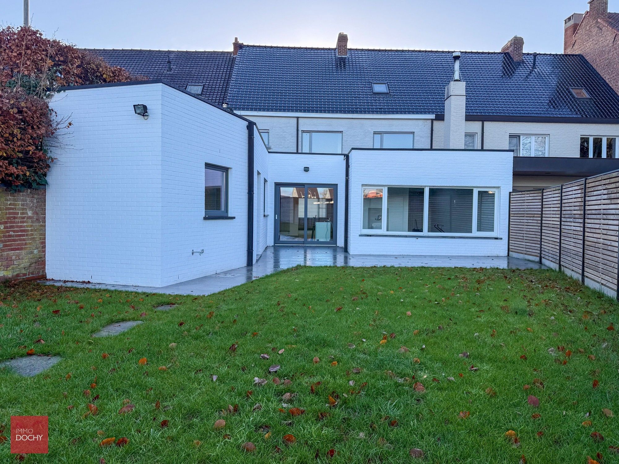 Volledig vernieuwde BURGERWONING met alle modern comfort | Kortrijkseweg 317 foto 9