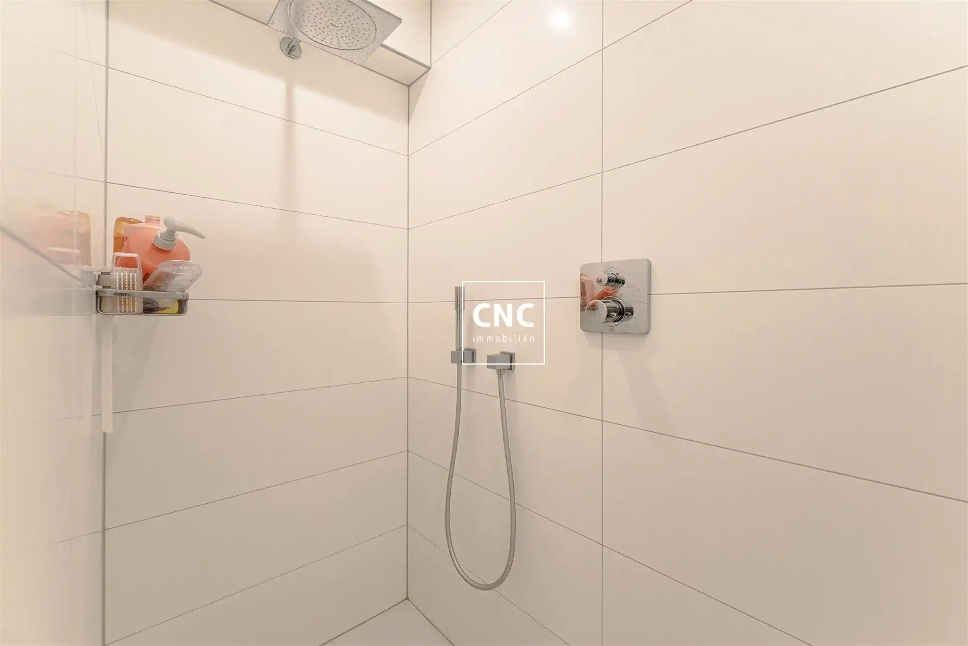 Volledig gerenoveerd appartement met karakter op toplocatie foto 12