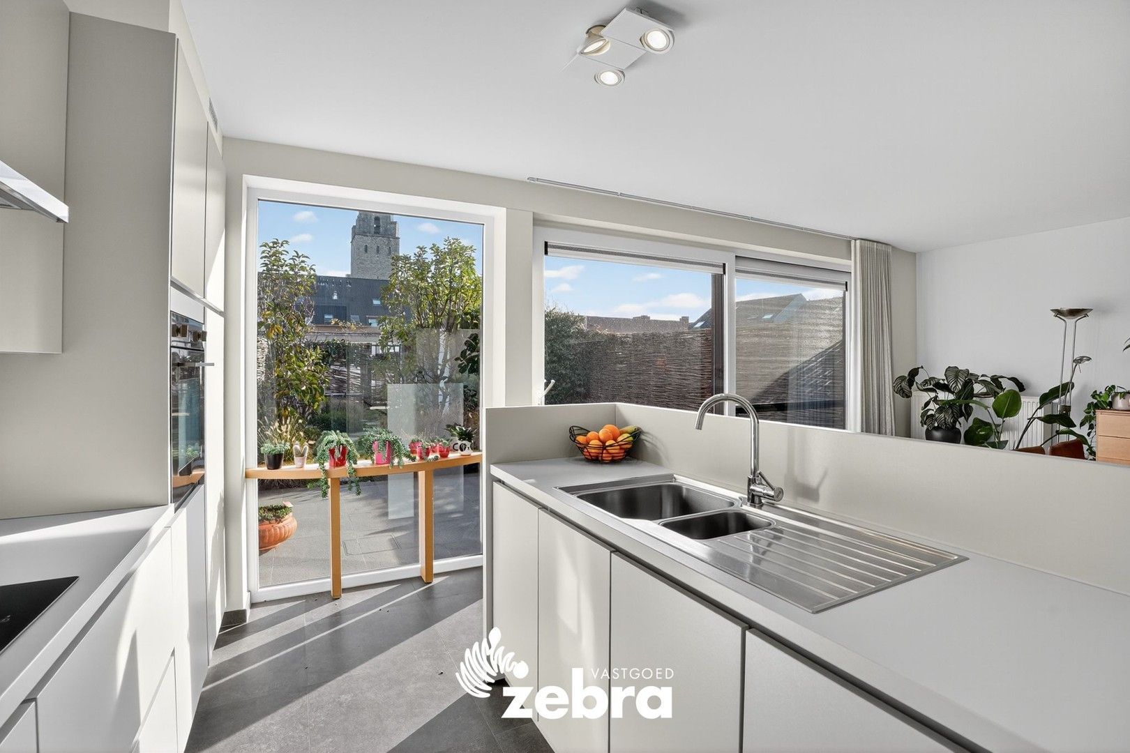 Instapklare woning met 4 SLK, 2 BADK en GARAGE! foto 9