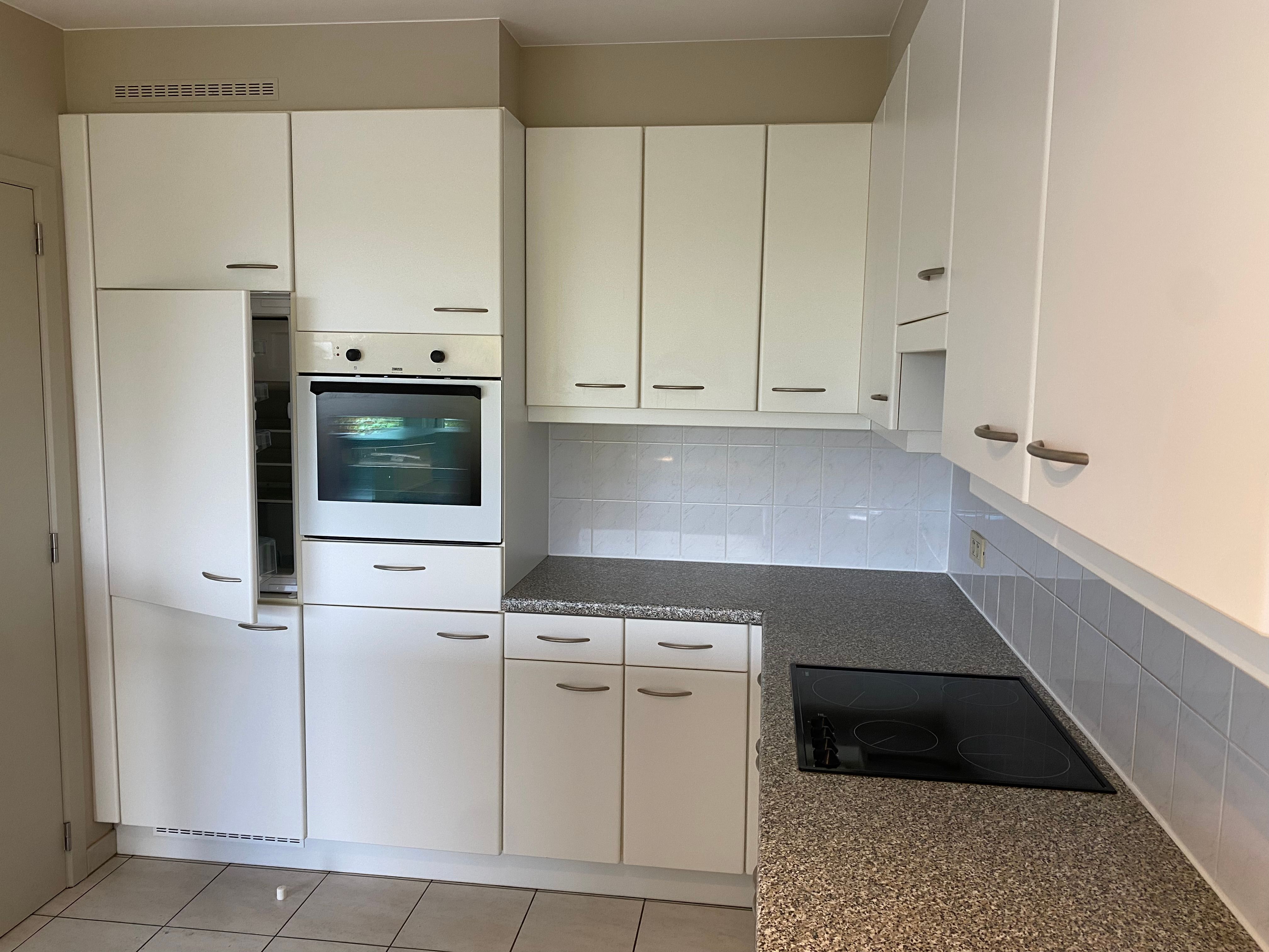 Instapklaar 2-slpk APPARTEMENT + GARAGE foto 13