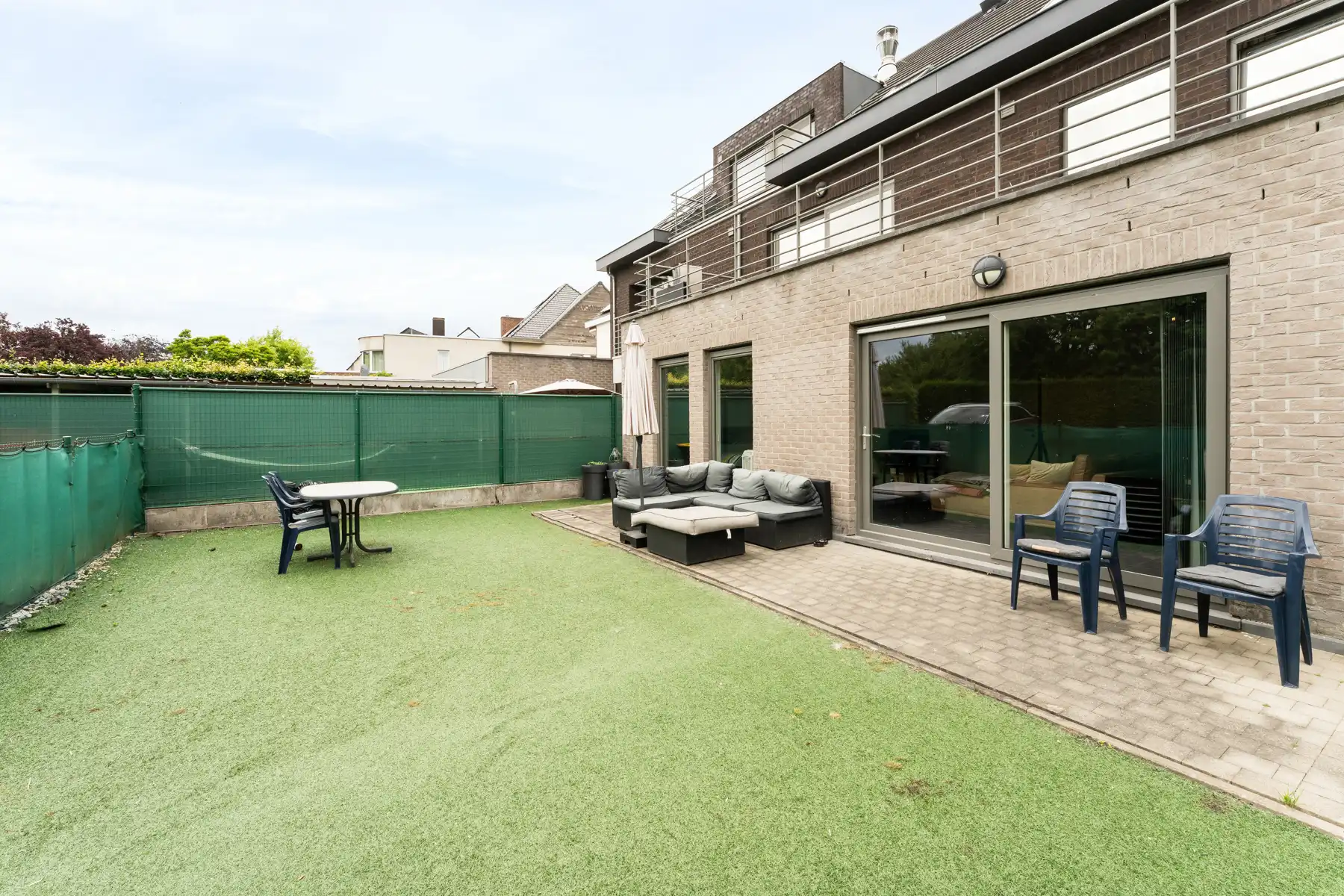 Gelijkvloers appartement met terras en autostaanplaats  foto 4
