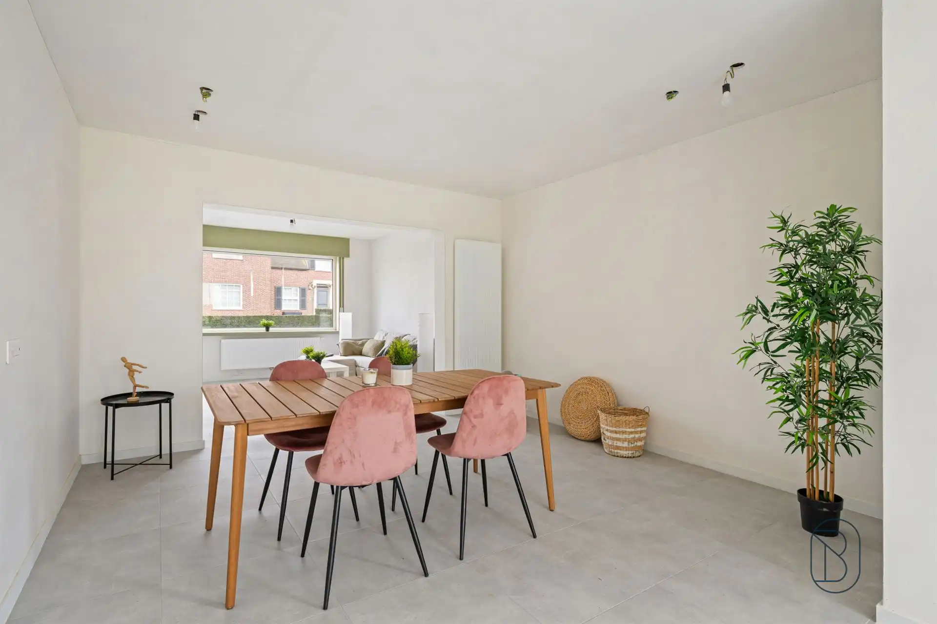 Instapklare woning met tuin en open zicht foto 6