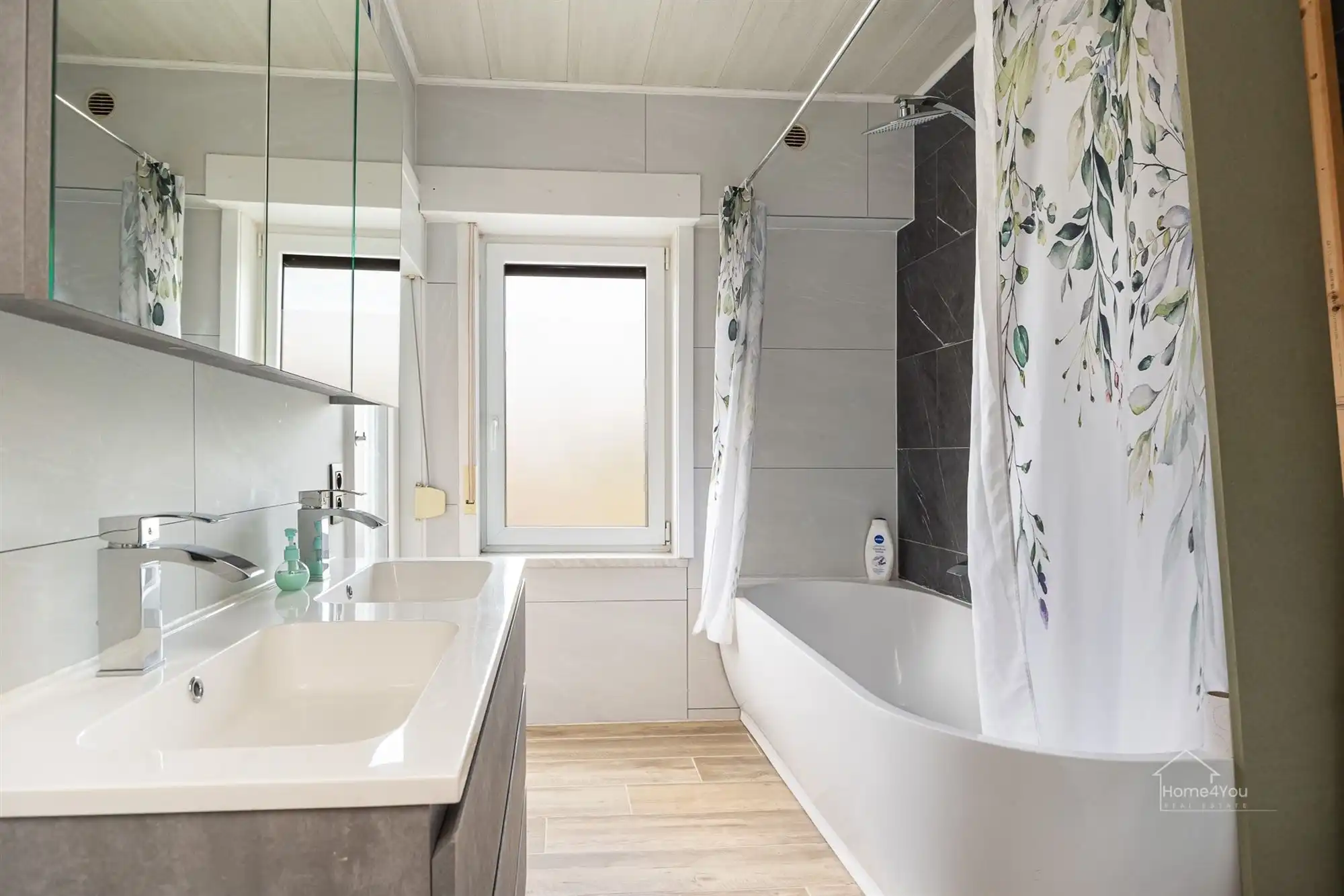 HOB met 4 slaapkamers en 2 badkamers foto 16