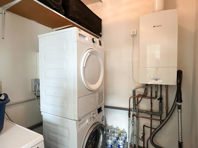 Lichtrijk appartement met twee slaapkamers, terras en optionele garagebox in Sint-Niklaas foto 8