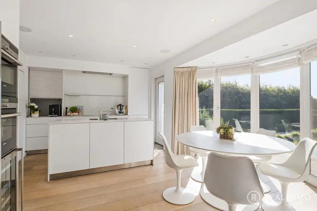 Tijdloze duurzame villa op 1.892m² met zwembad! foto 10