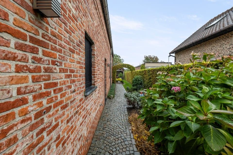 PRACHTIGE PASTORIJWONING MET DUBBELE GARAGE IN SINT-TRUIDEN foto 44