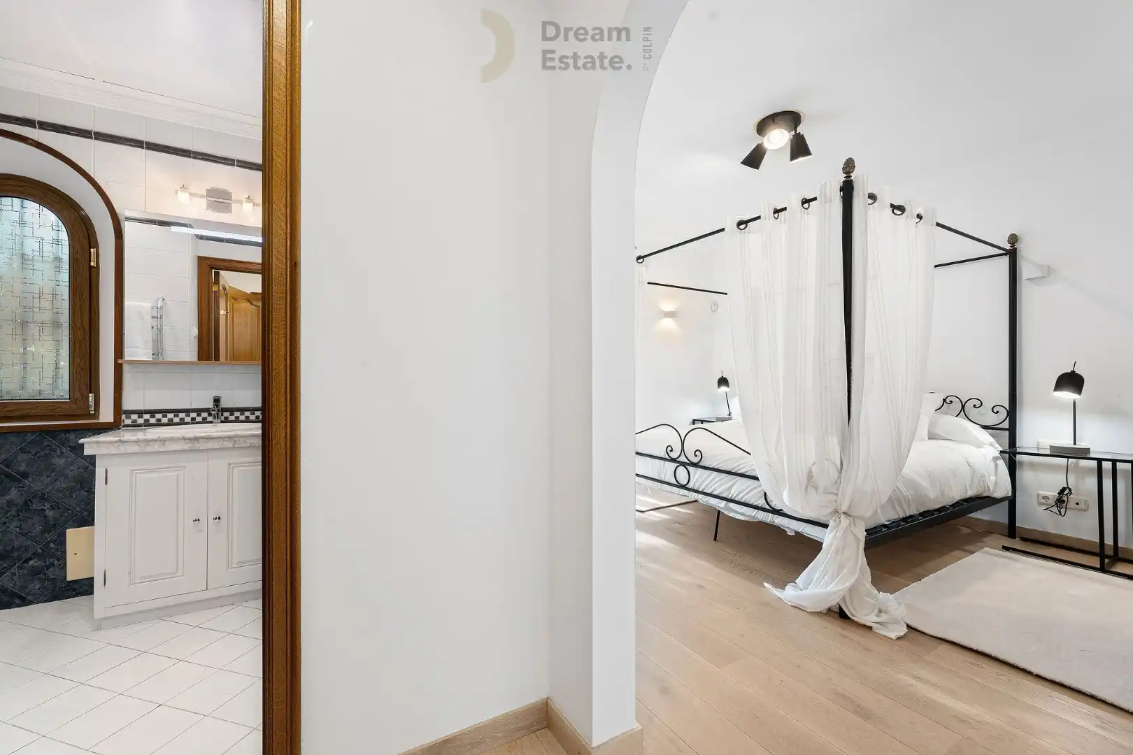 Welkom in deze prachtige villa te El Paraiso, een mix van Andalusische charme en moderne elegantie. foto 33