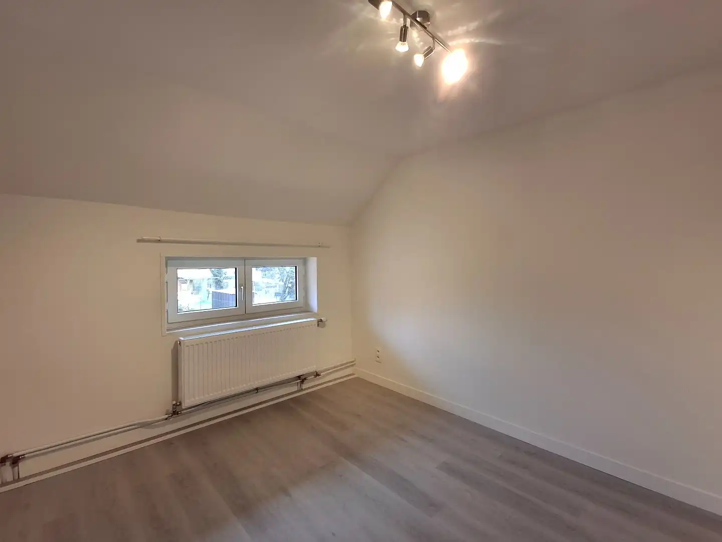 GERENOVEERDE WONING MET 3 SLAAPKAMERS EN TUIN IN HARTJE TIELT foto 12