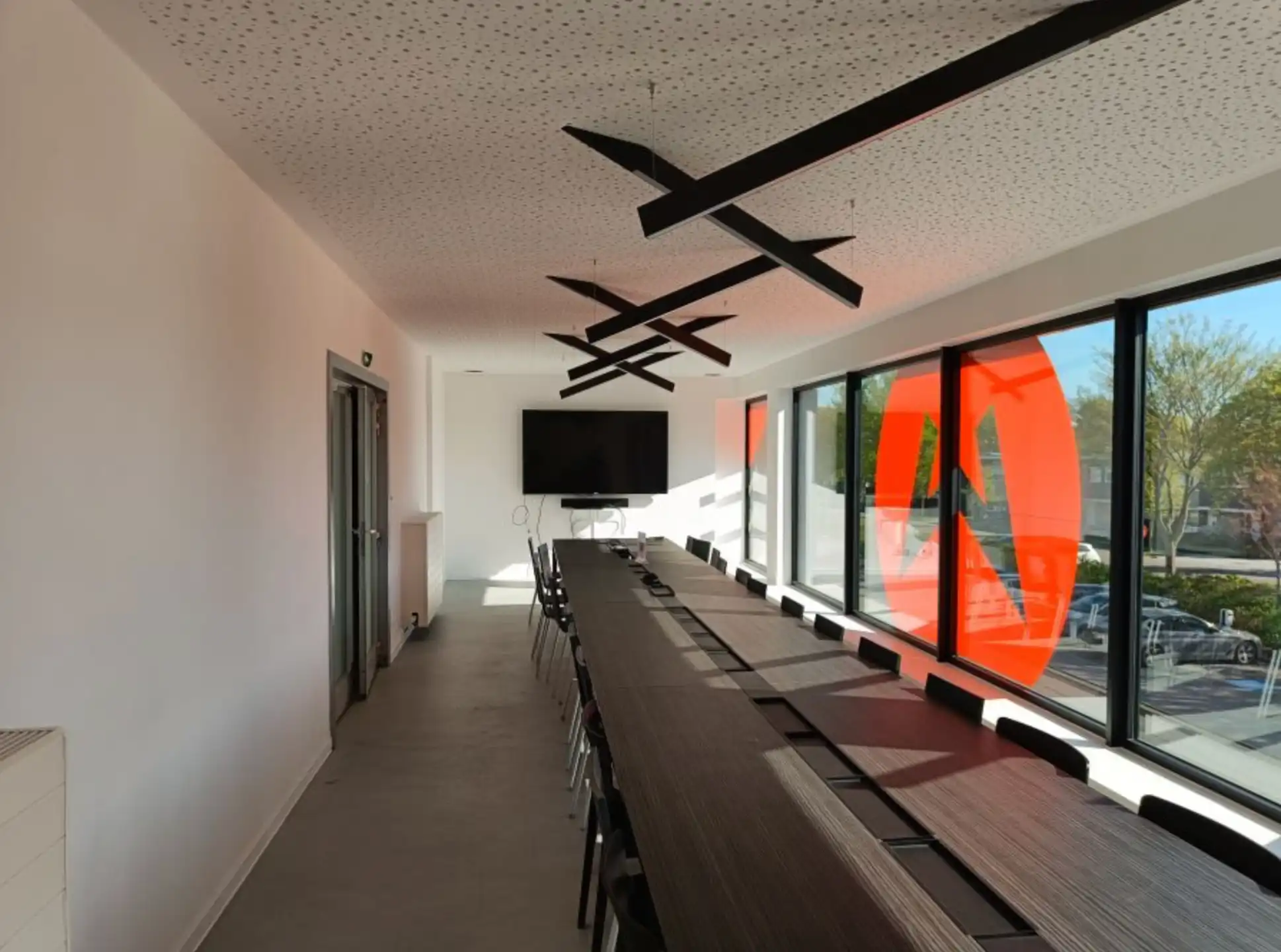 Magazijn met kantoorruimte te huur in Mechelen.  foto 5