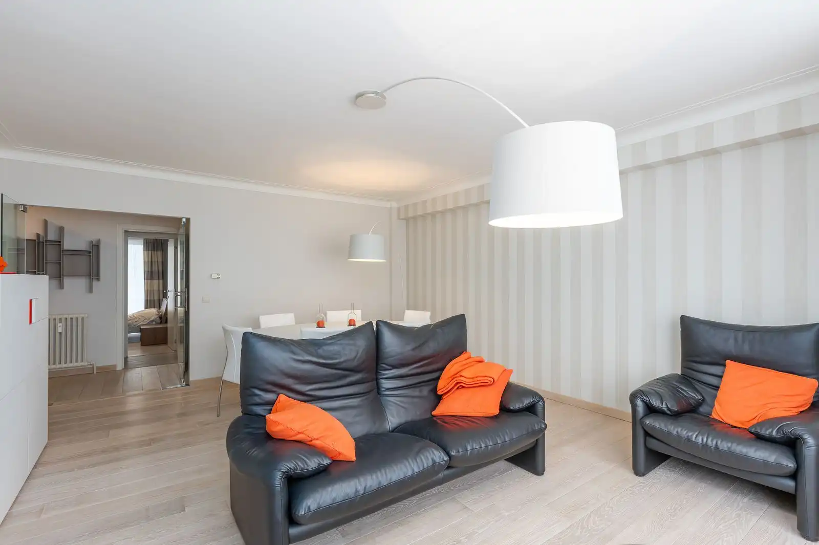 Gerenoveerd appartement met 2 slpk en lateraal zeezicht foto 3
