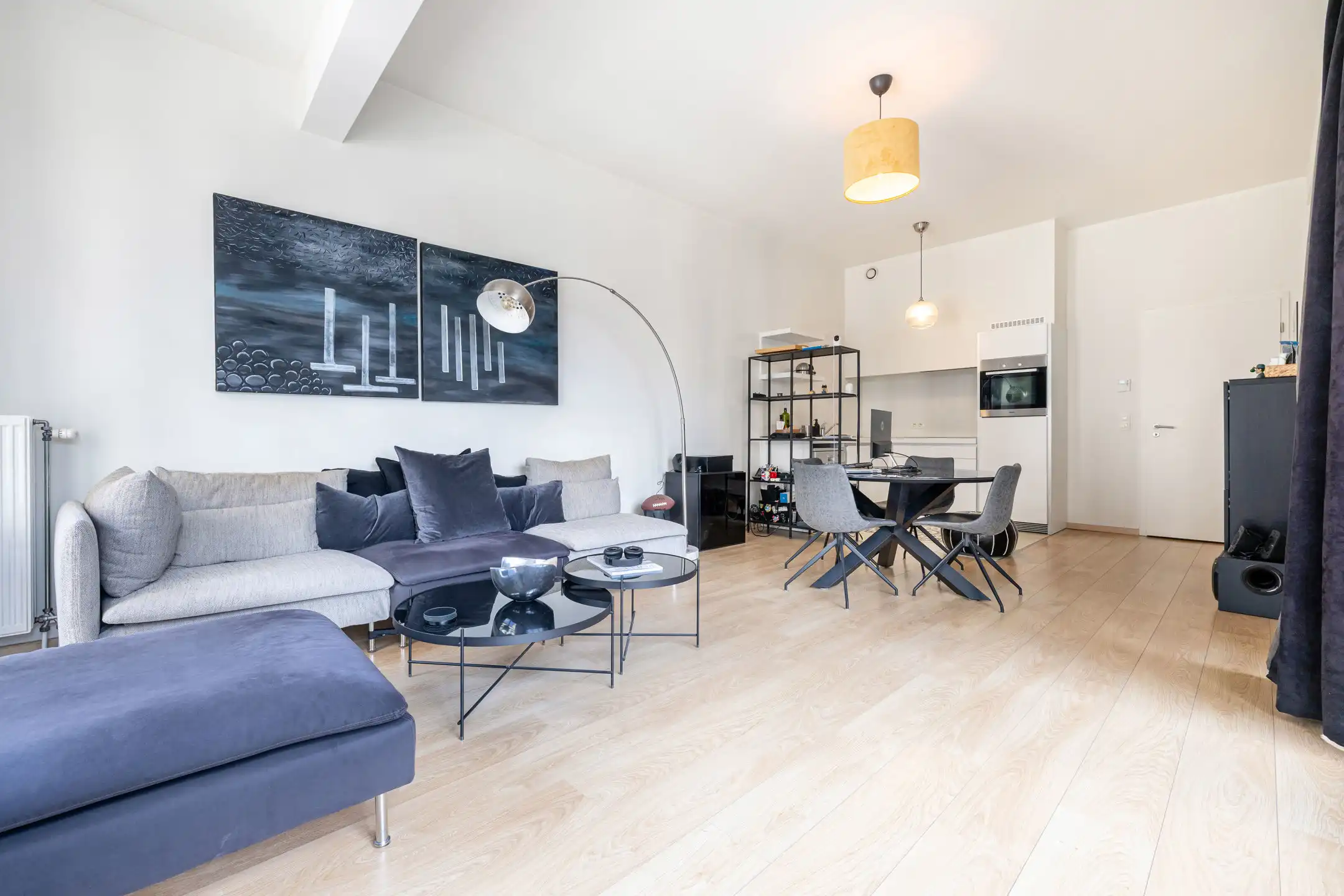 Vlakbij Nieuwestraat - 1 slpk app + terras van 25m² + kelder foto 3