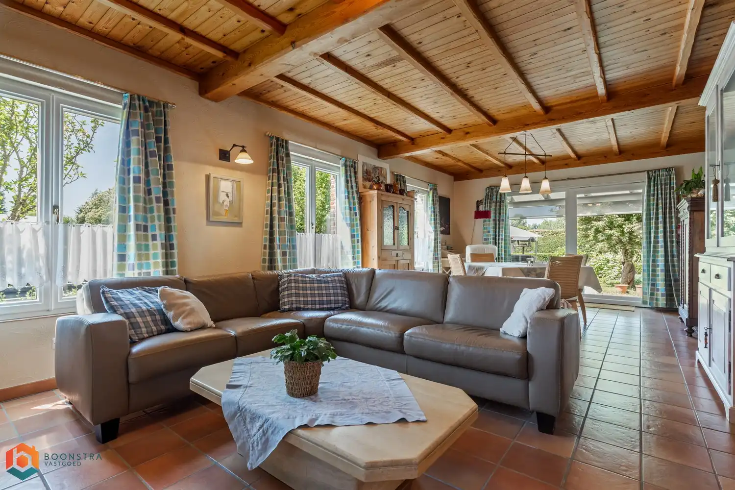 Hoeve op een ruim perceel van 5307 m² in prachtige groene omgeving foto 7
