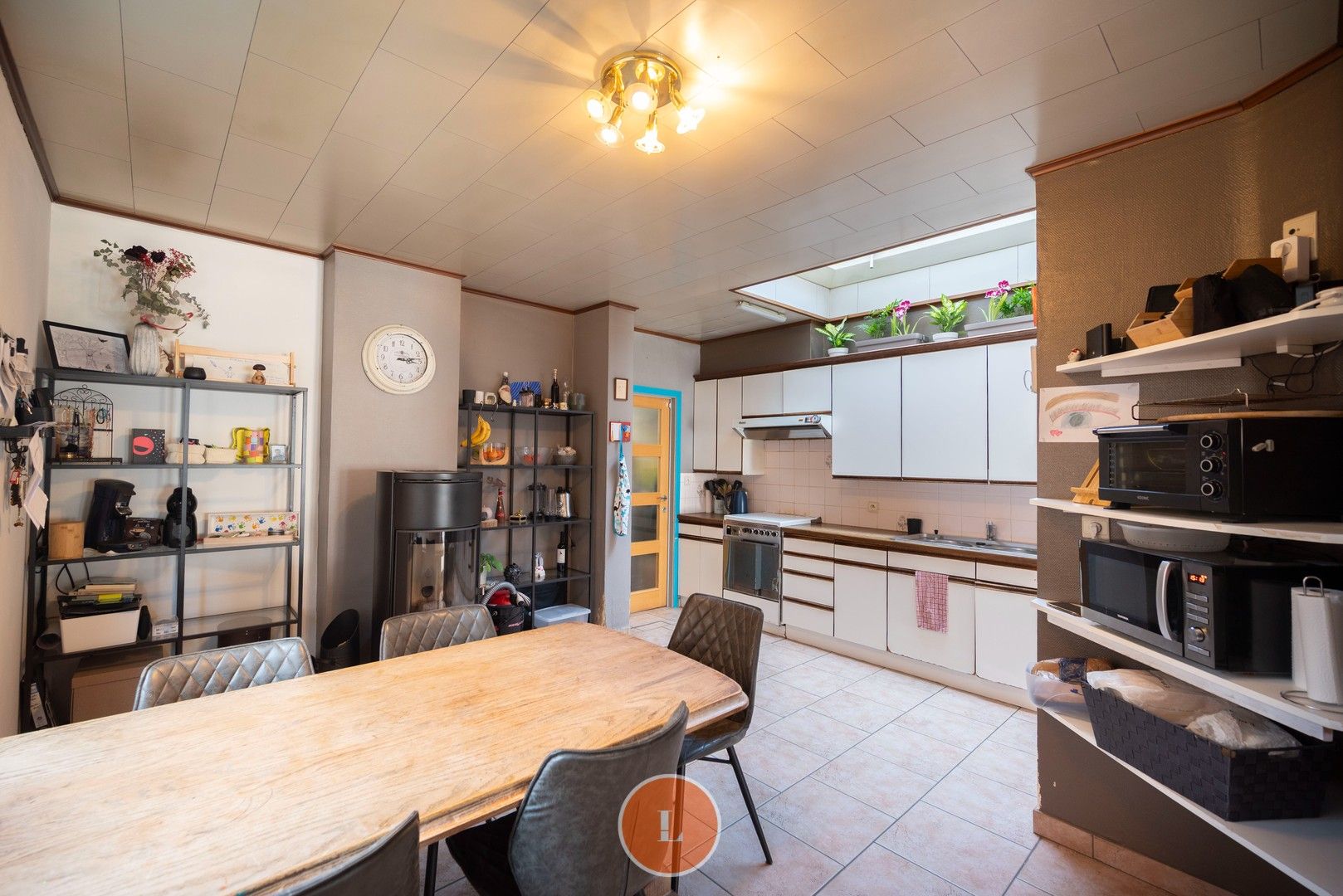 Te koop ruime half open woning met 5 slaapkamers en uitweg te Menen. foto 9