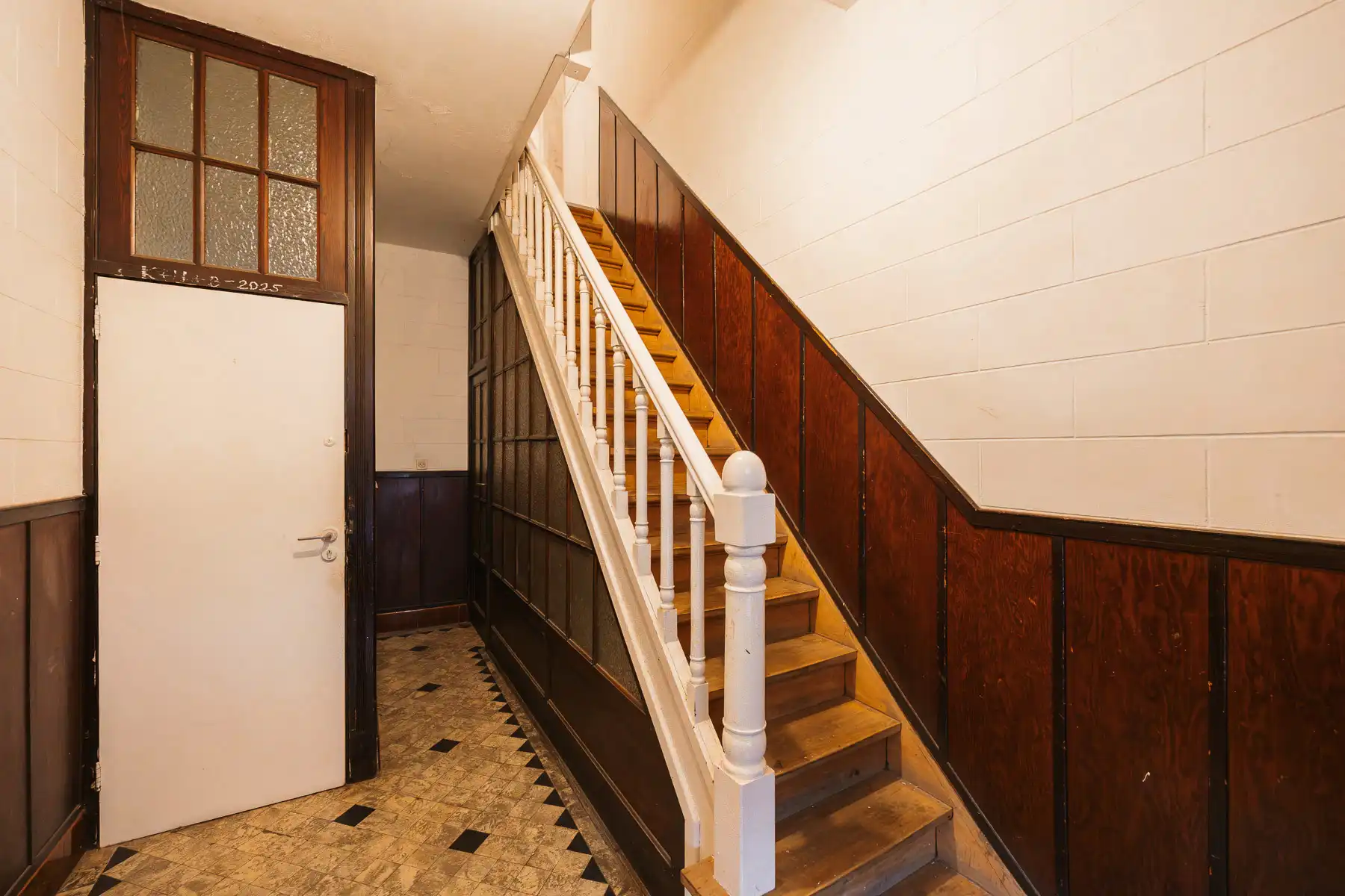 Gerenoveerd appartement met gezellig terras op toplocatie foto 22