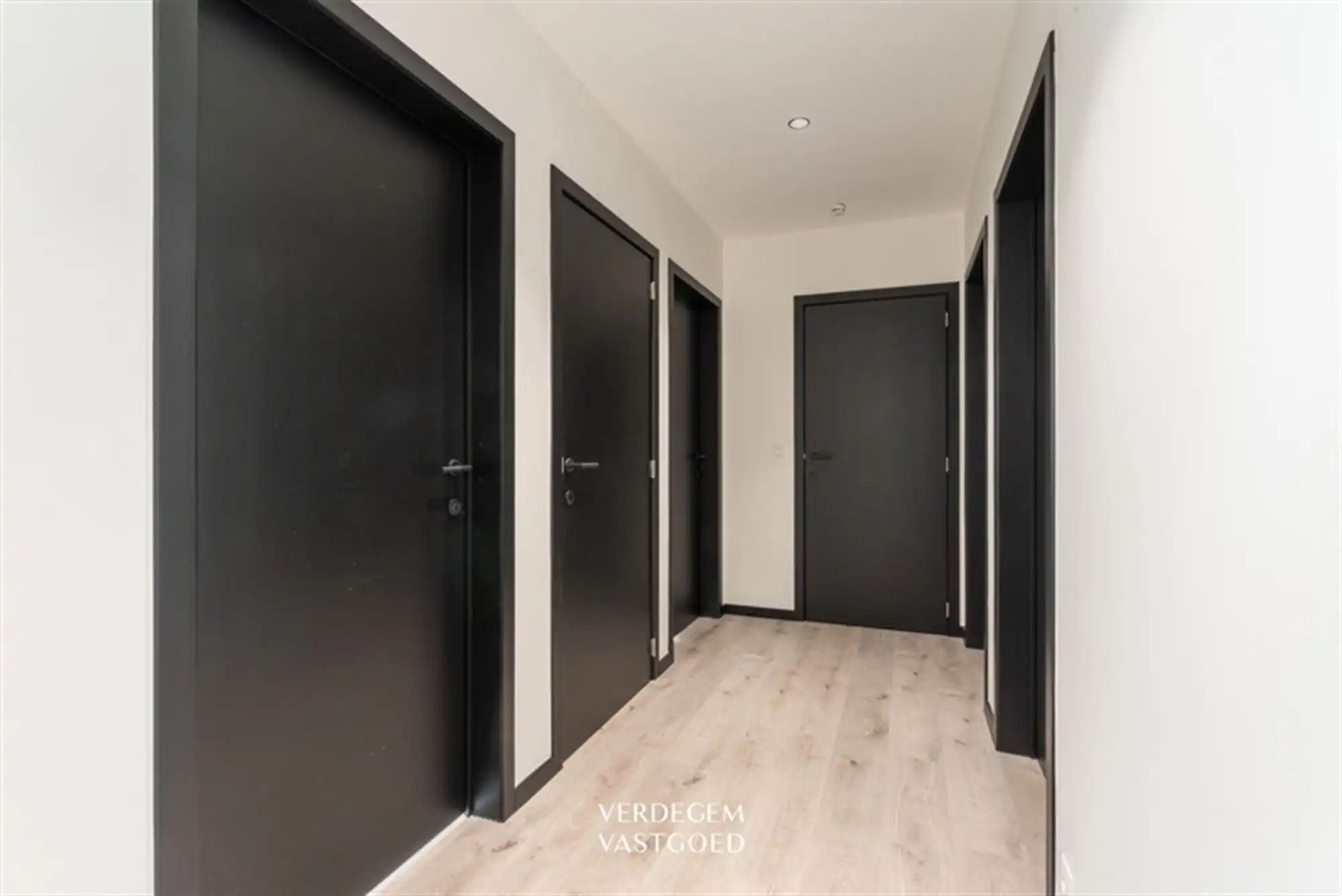 Knappe nieuwbouwwoning met 3 slaapkamers en weidse zichten foto 14