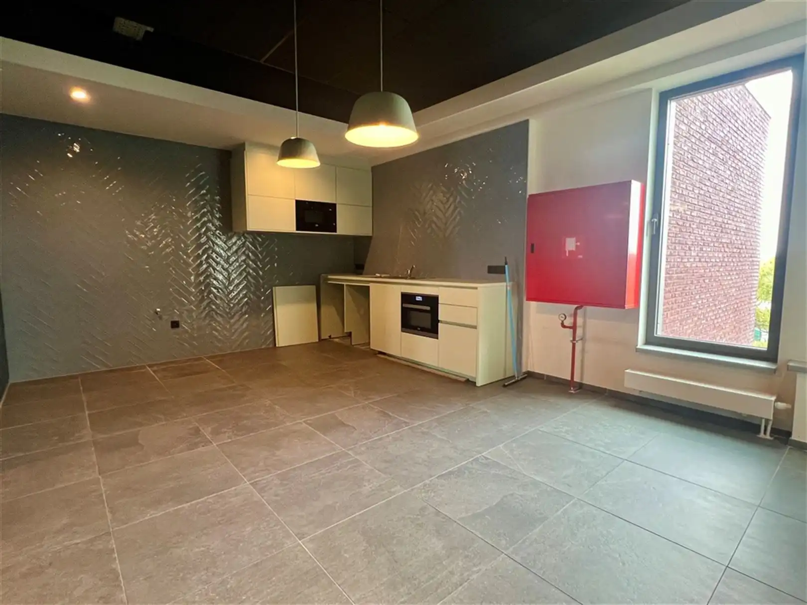 Instapklare kantoren in Zele met ruime parking foto 12