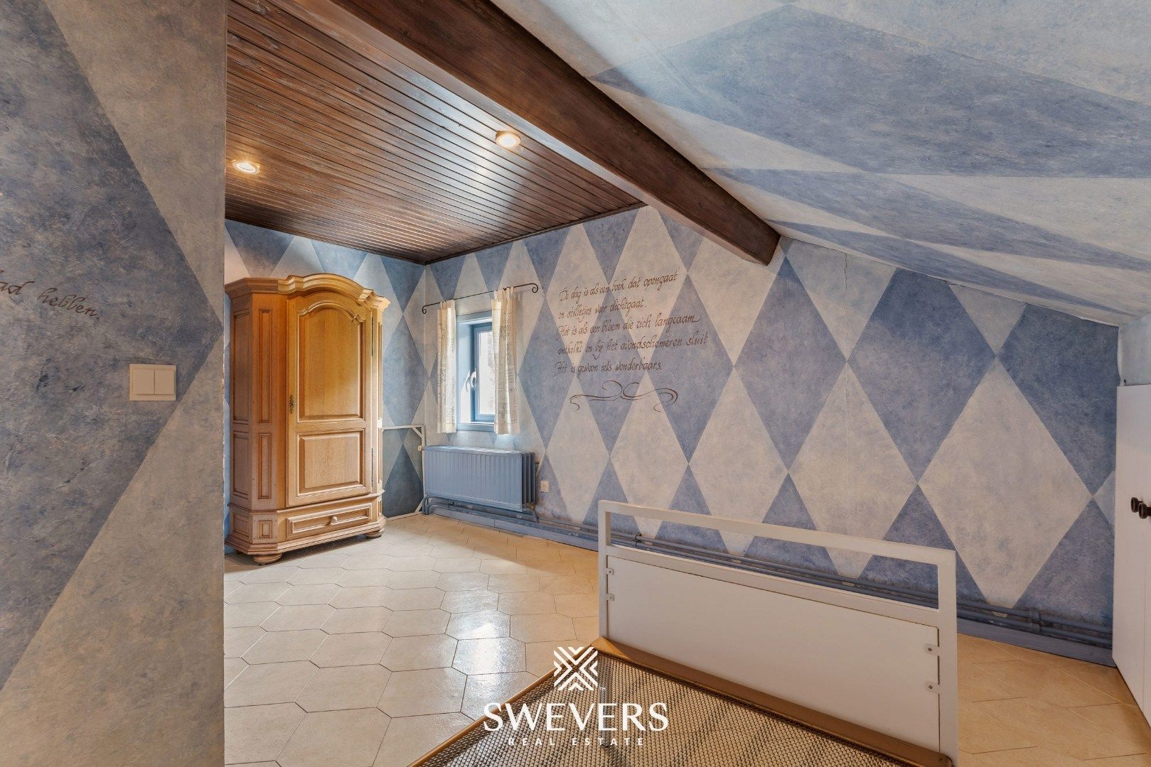 Ruime gezinswoning met 5 SLPK en veel potentieel in groene omgeving foto 17