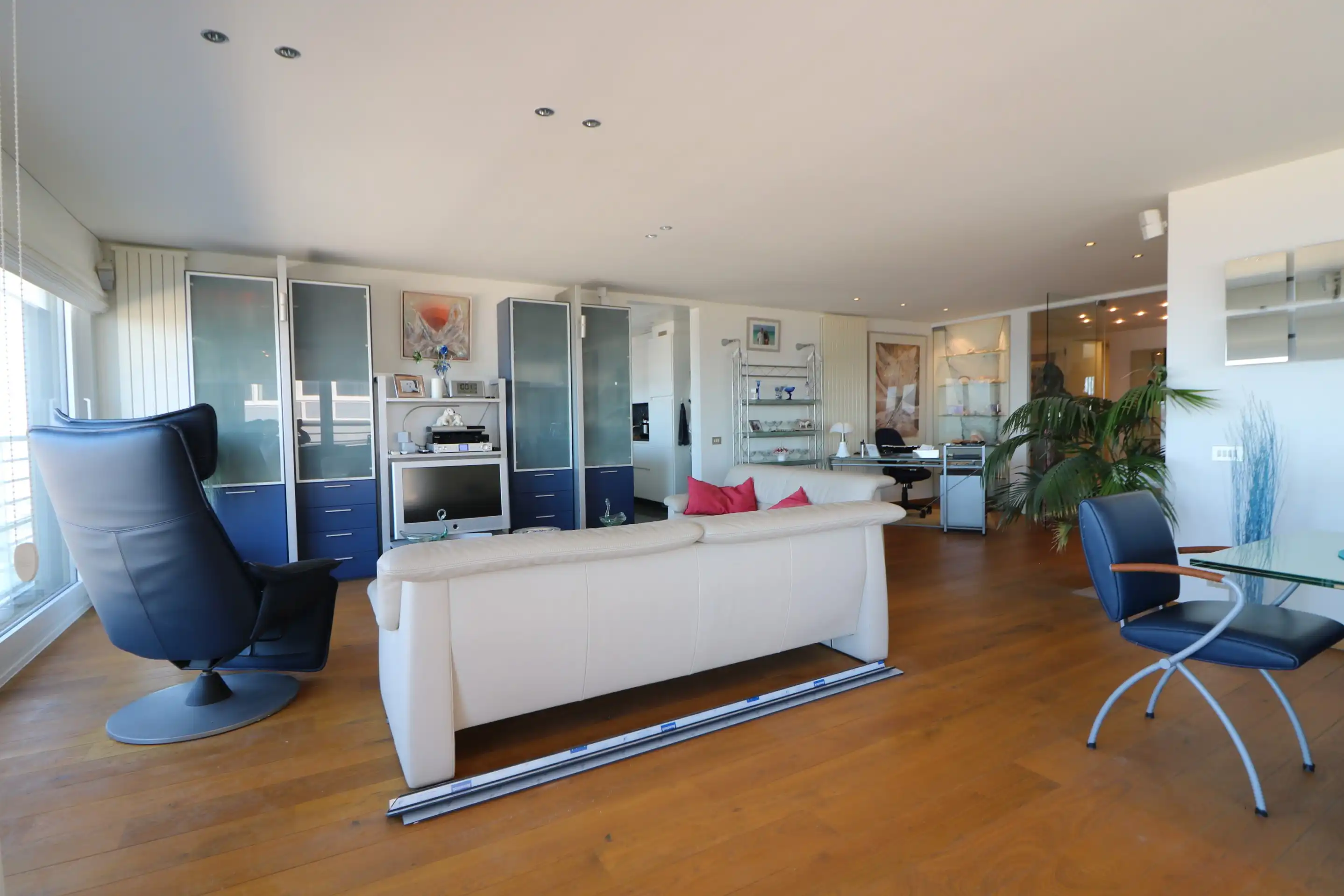 Uniek 4-slaapkamerappartement met fantastisch zicht op zee. foto 9