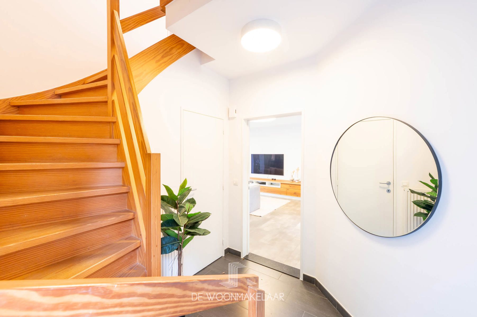 Luxeuze en ruime HOB met 4 slaapkamer en tuin met zwemspa foto 13
