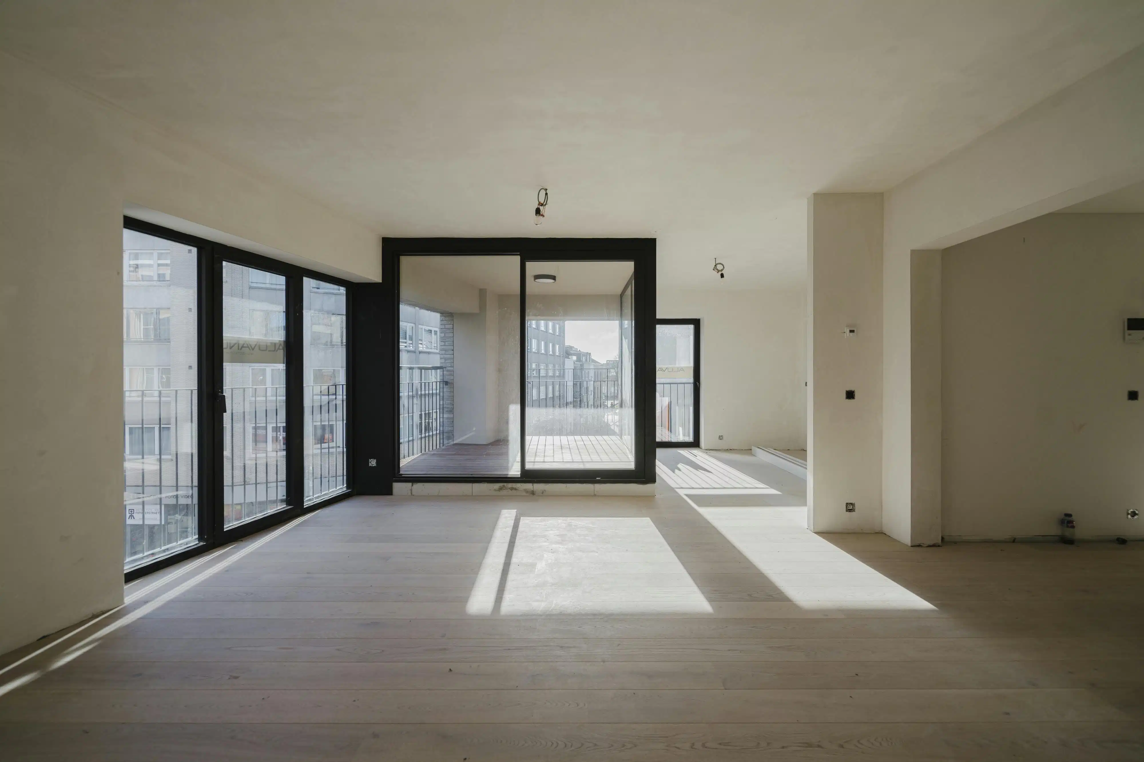 Lichtrijk 2-slaapkamerappartement in res. La Rambla Kortrijk foto 4